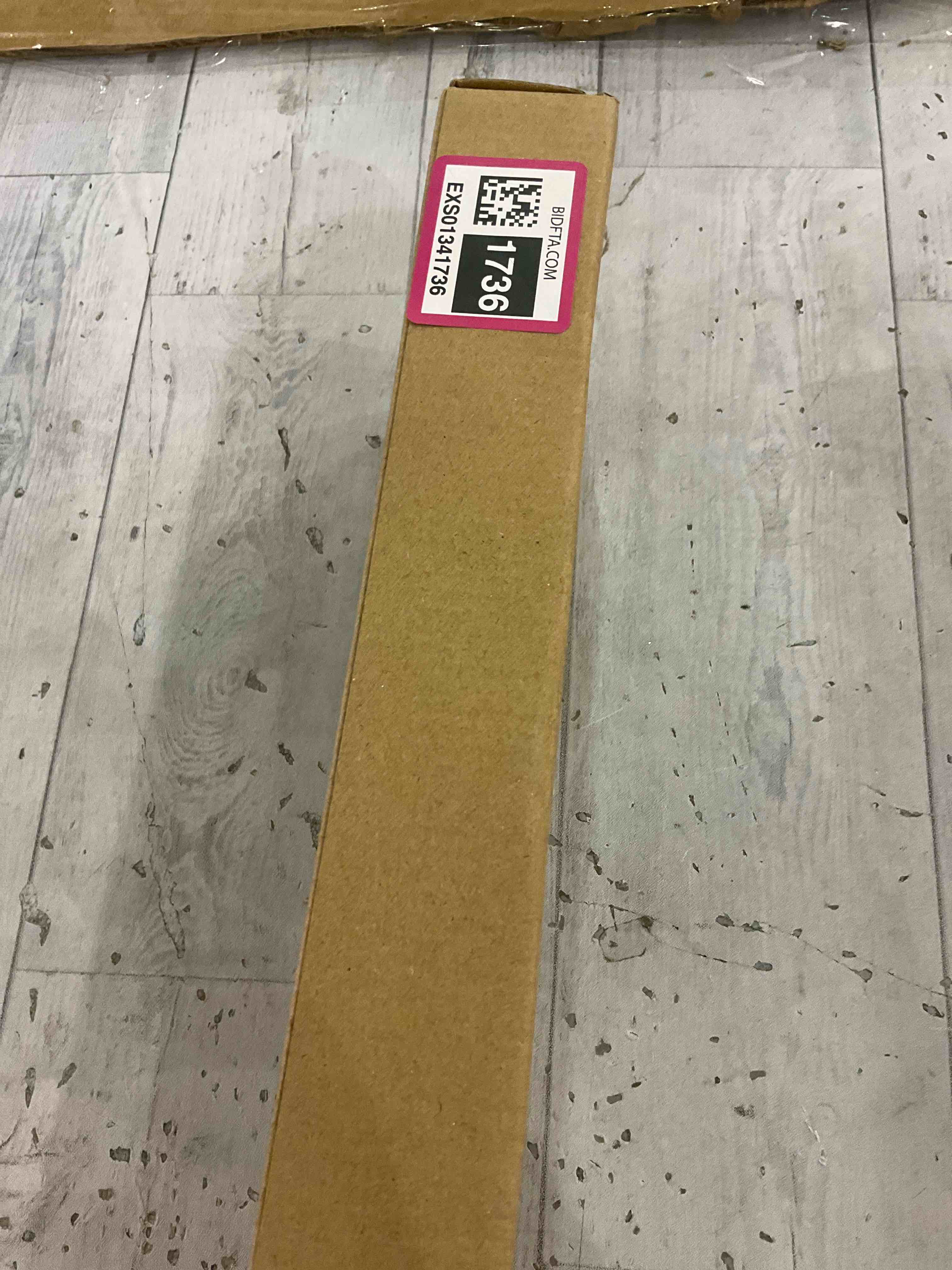 https://s3.amazonaws.com/lotting-images-prod/BargainHunt/EXS01341736_1711466506402.jpeg