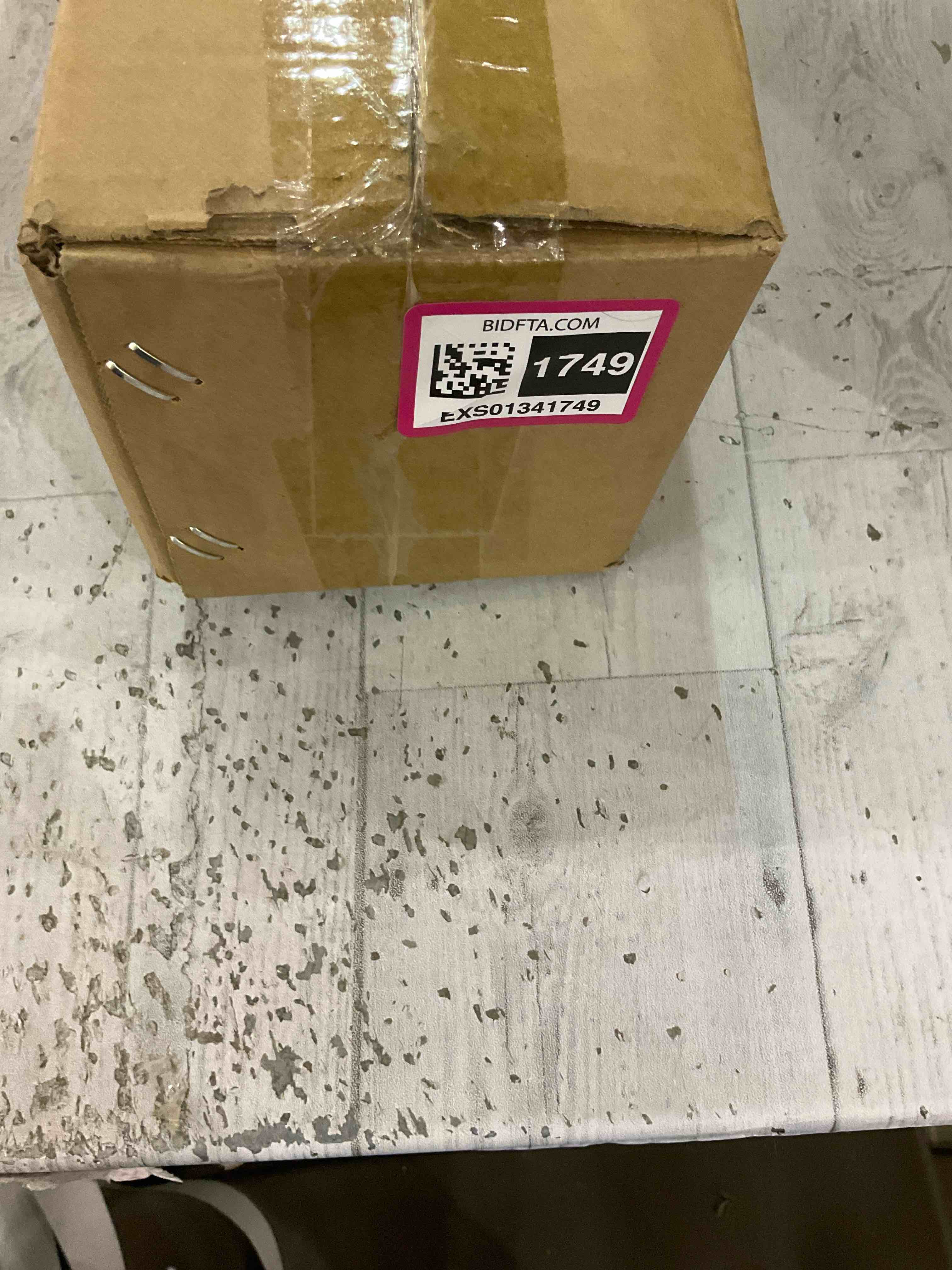 https://s3.amazonaws.com/lotting-images-prod/BargainHunt/EXS01341749_1711467311156.jpeg