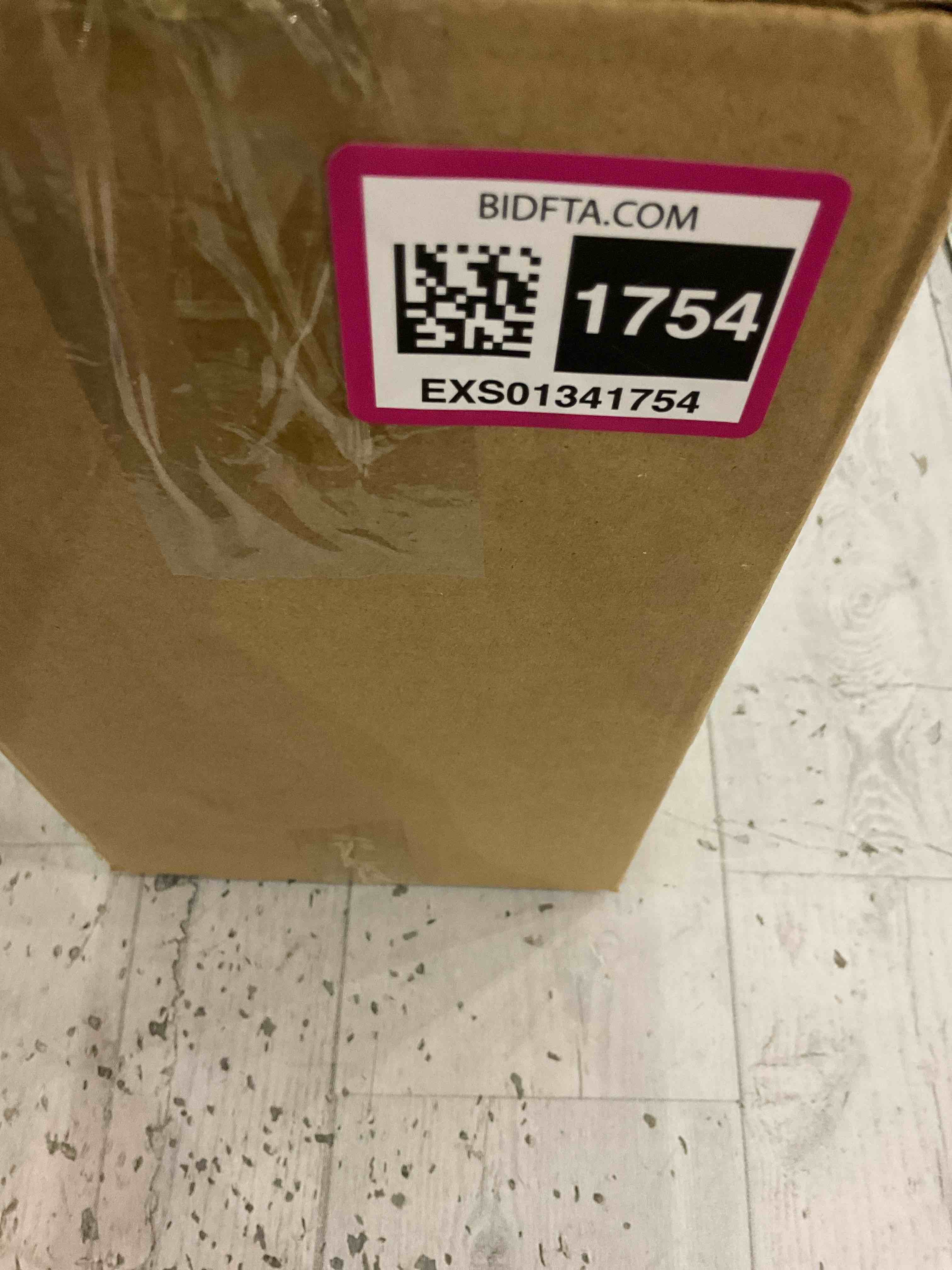 https://s3.amazonaws.com/lotting-images-prod/BargainHunt/EXS01341754_1711467845090.jpeg