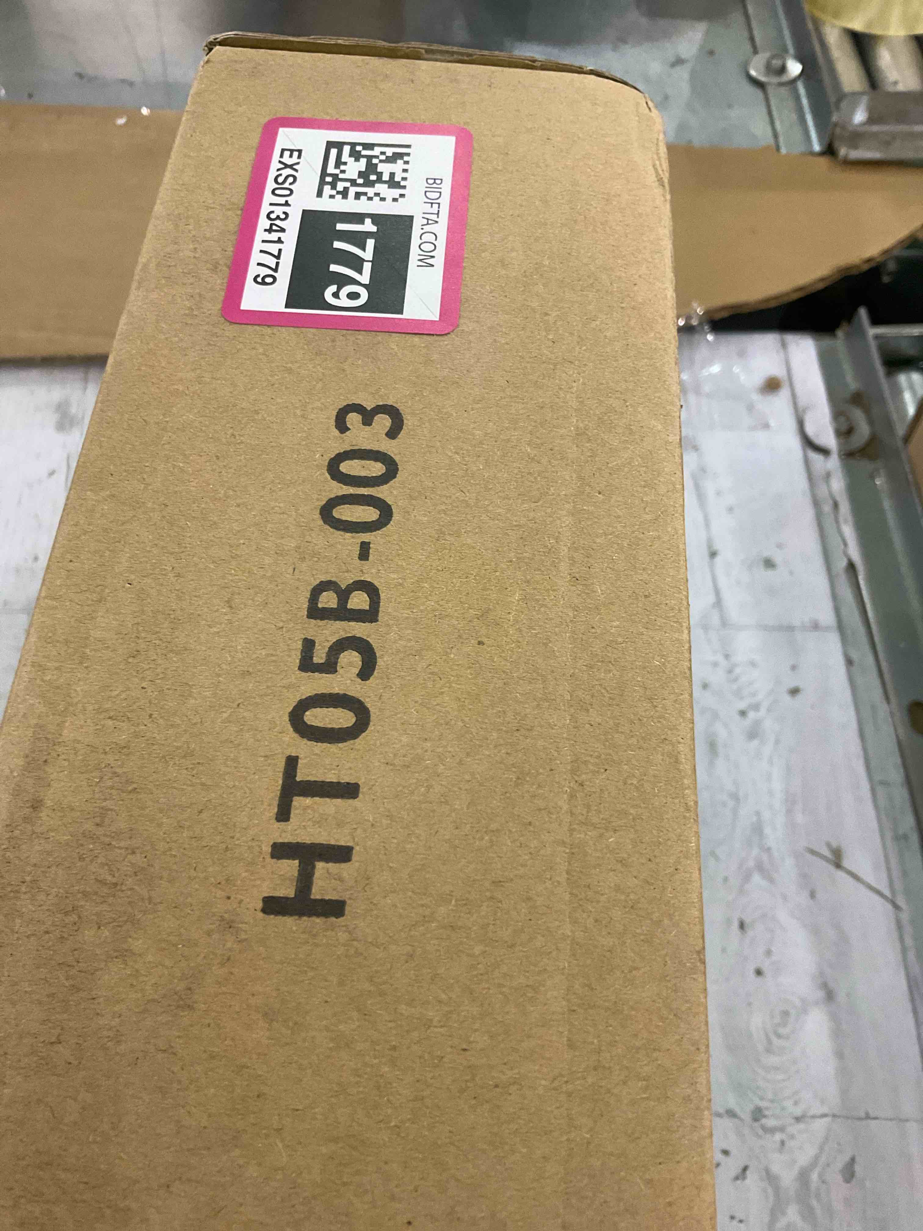 https://s3.amazonaws.com/lotting-images-prod/BargainHunt/EXS01341779_1711473374283.jpeg