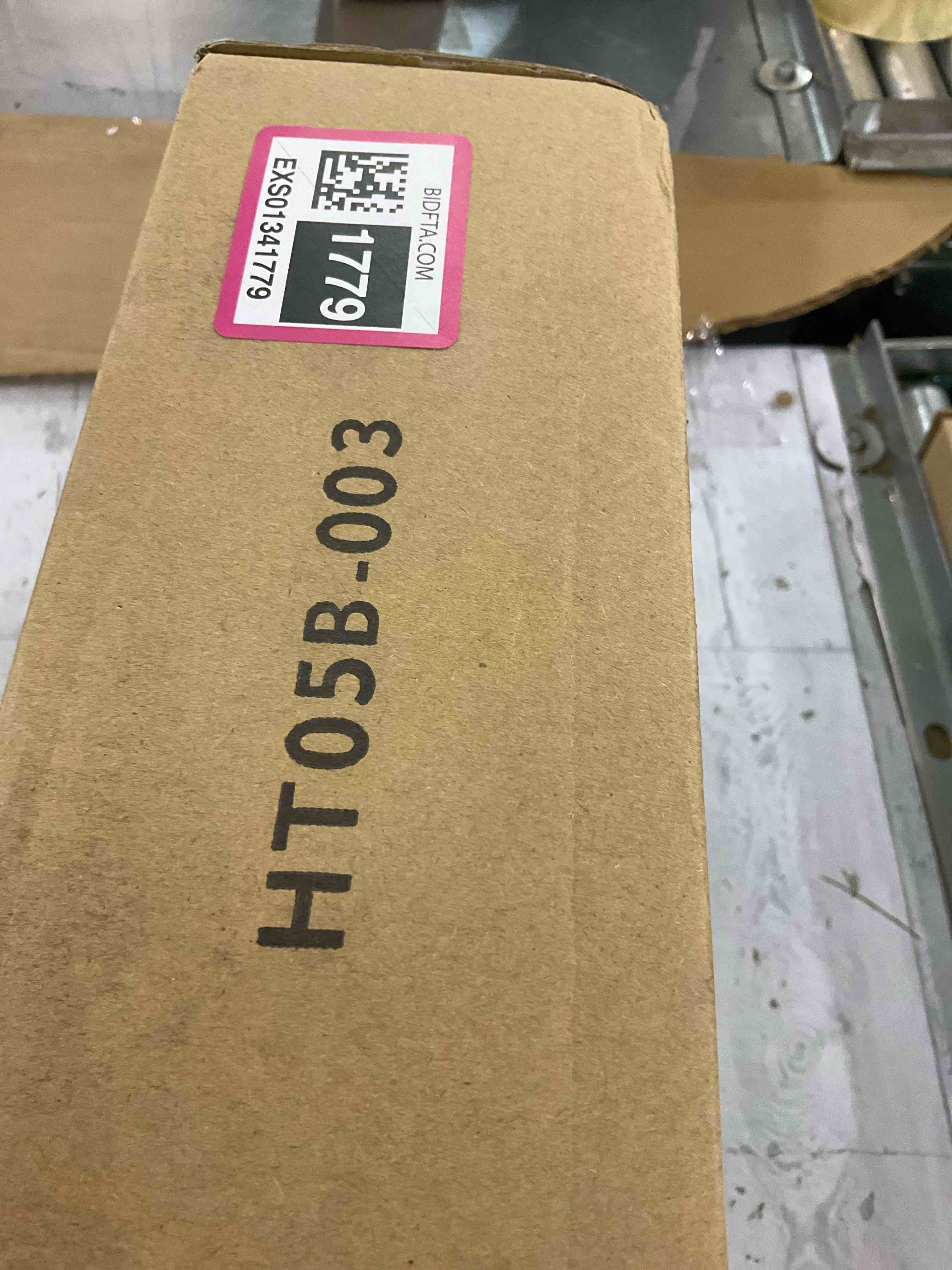 https://s3.amazonaws.com/lotting-images-prod/BargainHunt/EXS01341779_1711473375376.jpeg