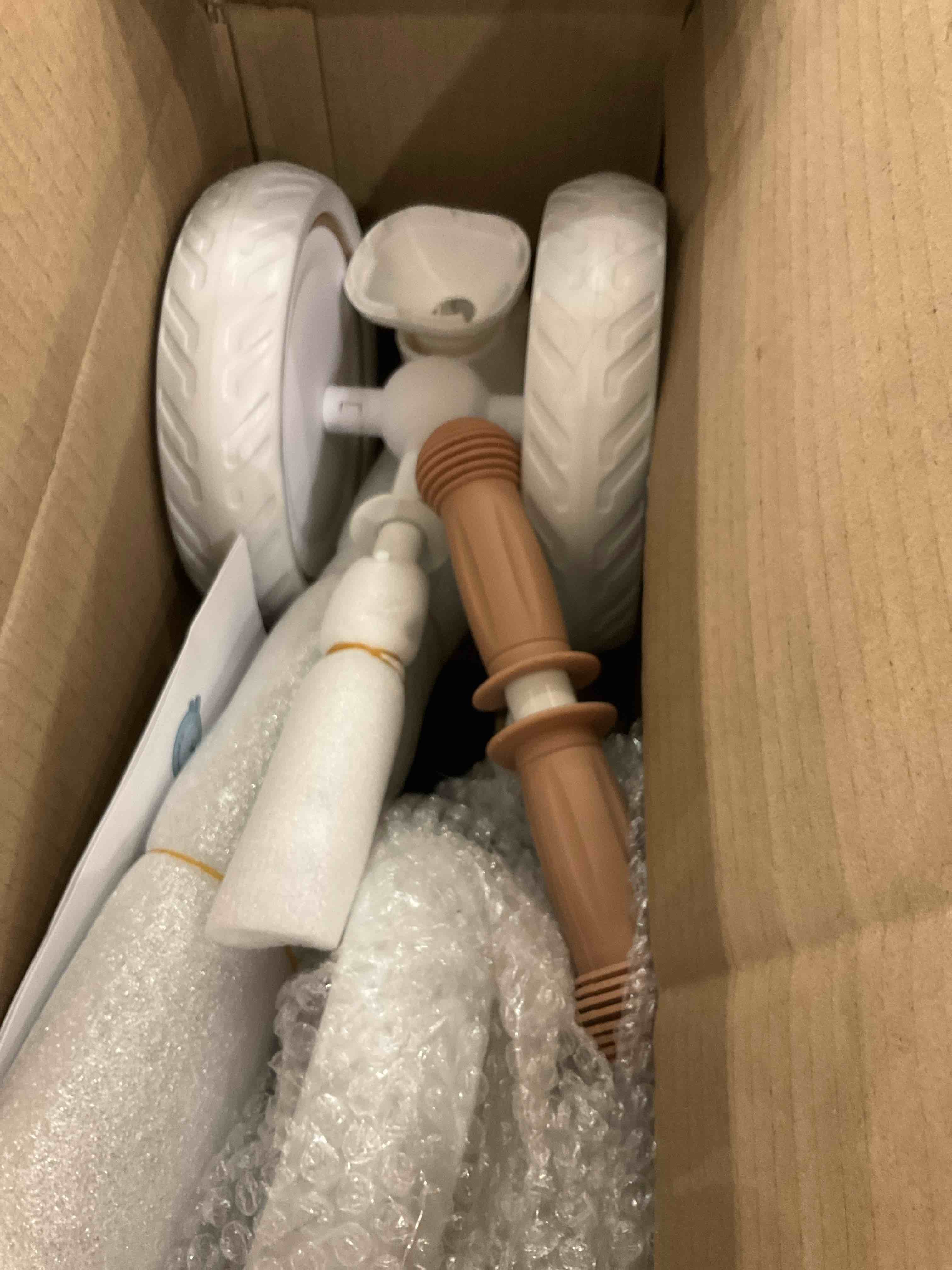 https://s3.amazonaws.com/lotting-images-prod/BargainHunt/EXS01341807_1711478468820.jpeg
