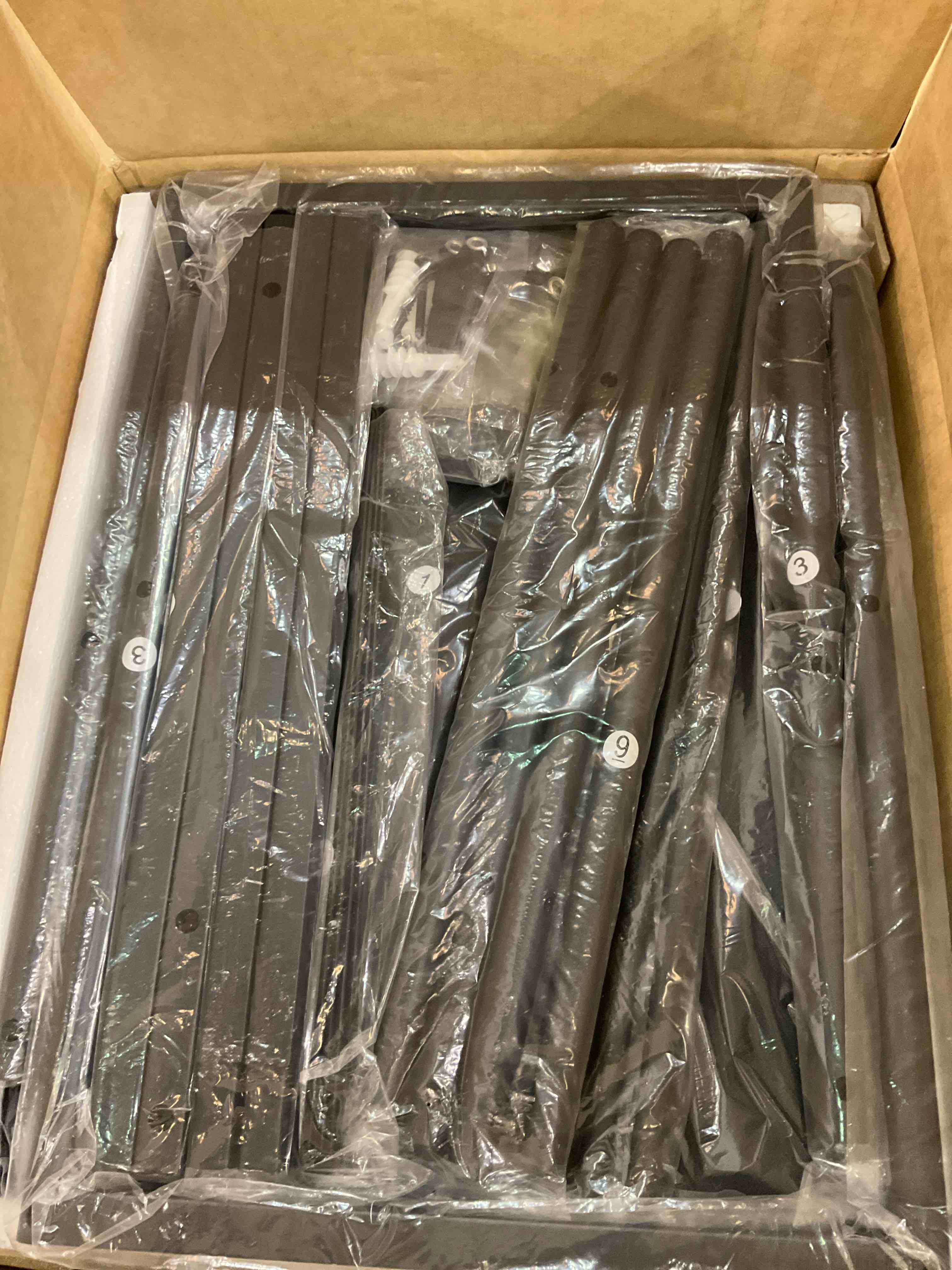 https://s3.amazonaws.com/lotting-images-prod/BargainHunt/EXS01341808_1711478581099.jpeg