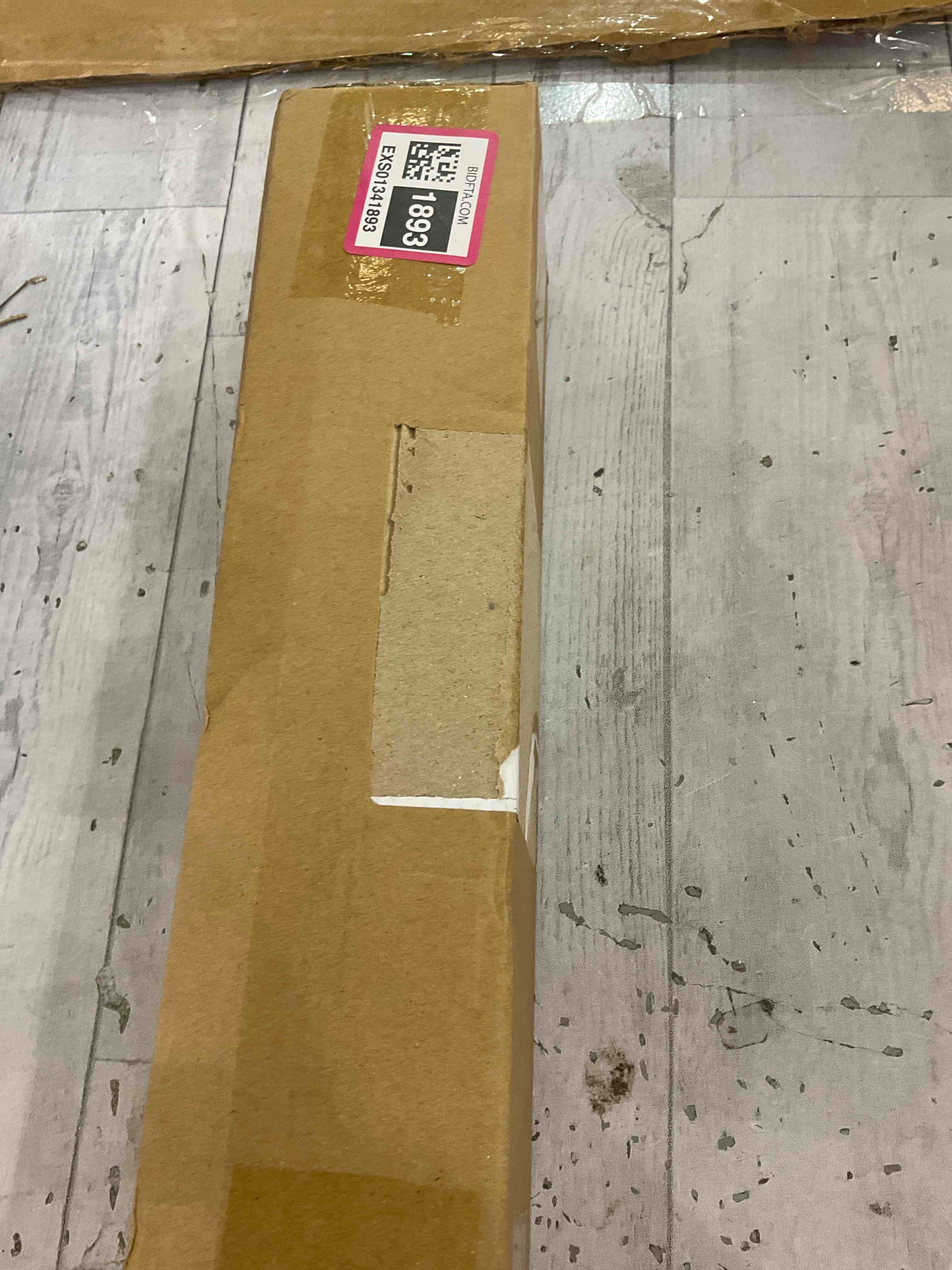 https://s3.amazonaws.com/lotting-images-prod/BargainHunt/EXS01341893_1711547389183.jpeg