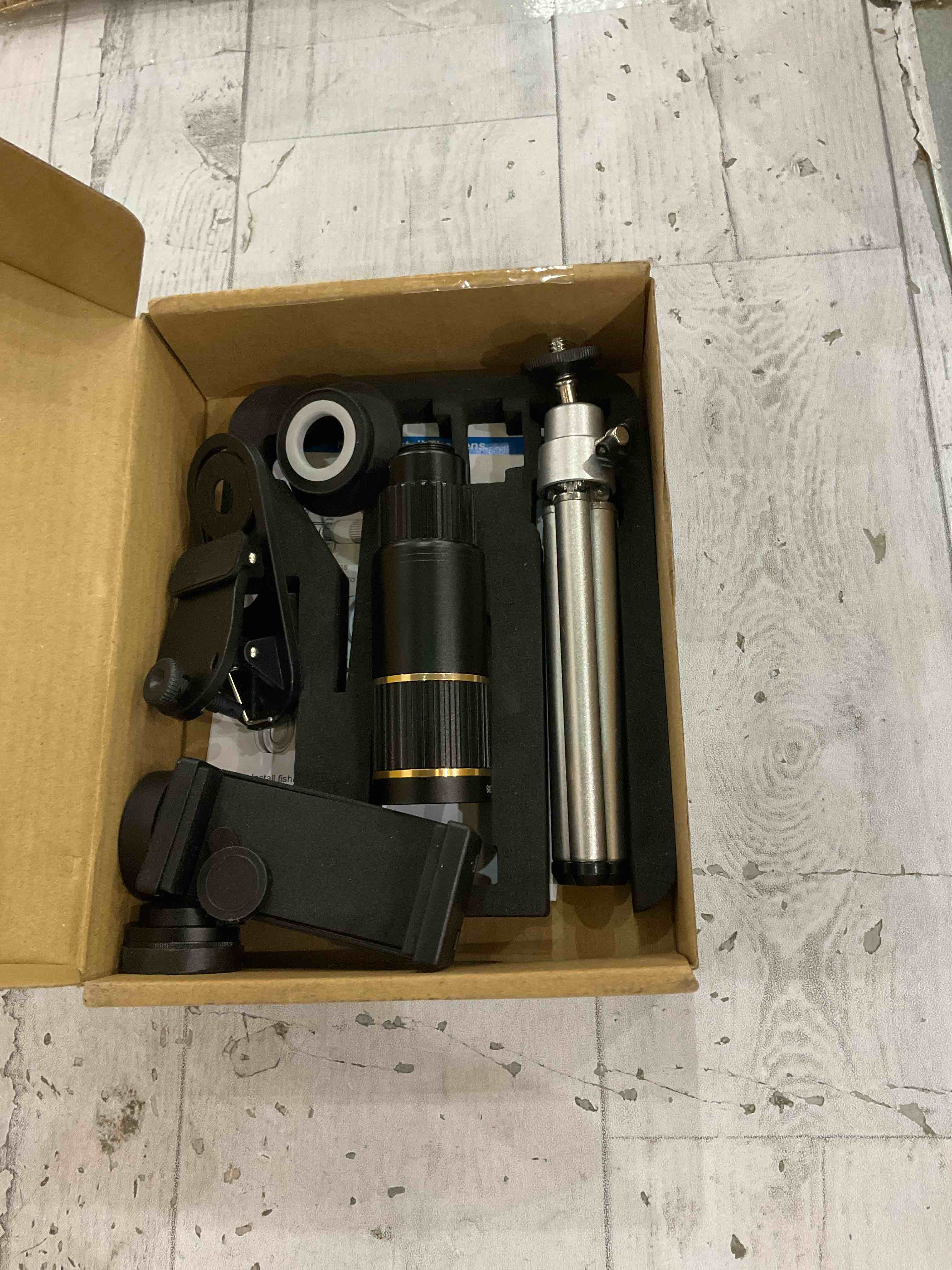 https://s3.amazonaws.com/lotting-images-prod/BargainHunt/EXS01341904_1711548497665.jpeg