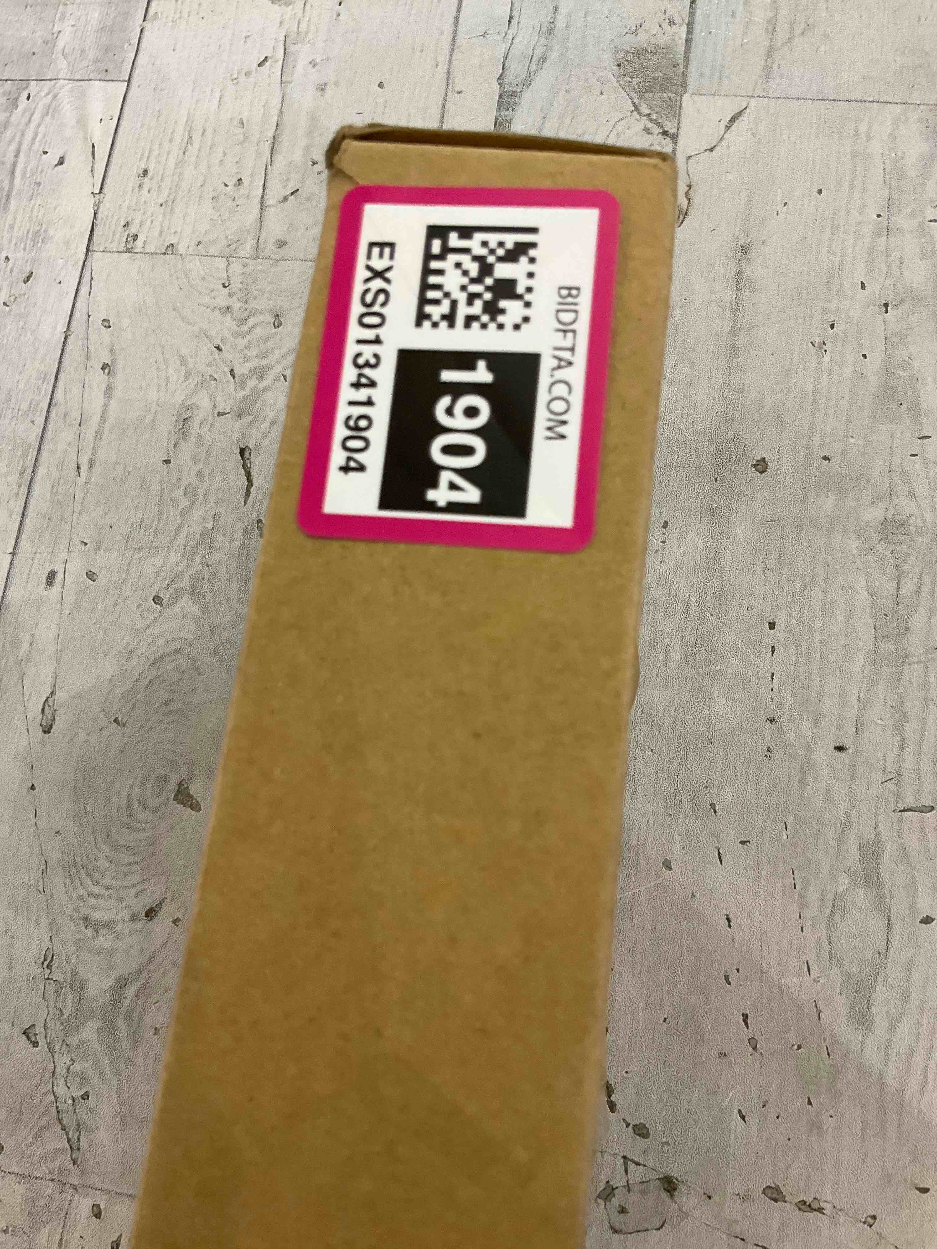 https://s3.amazonaws.com/lotting-images-prod/BargainHunt/EXS01341904_1711548543743.jpeg