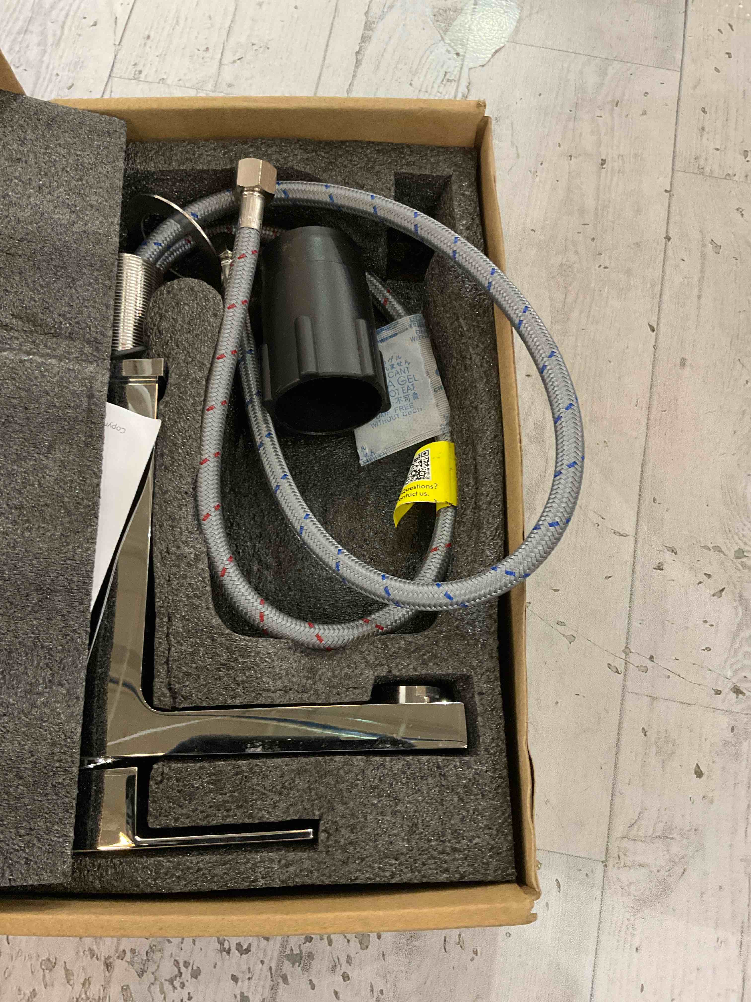 https://s3.amazonaws.com/lotting-images-prod/BargainHunt/EXS01341952_1711554745692.jpeg