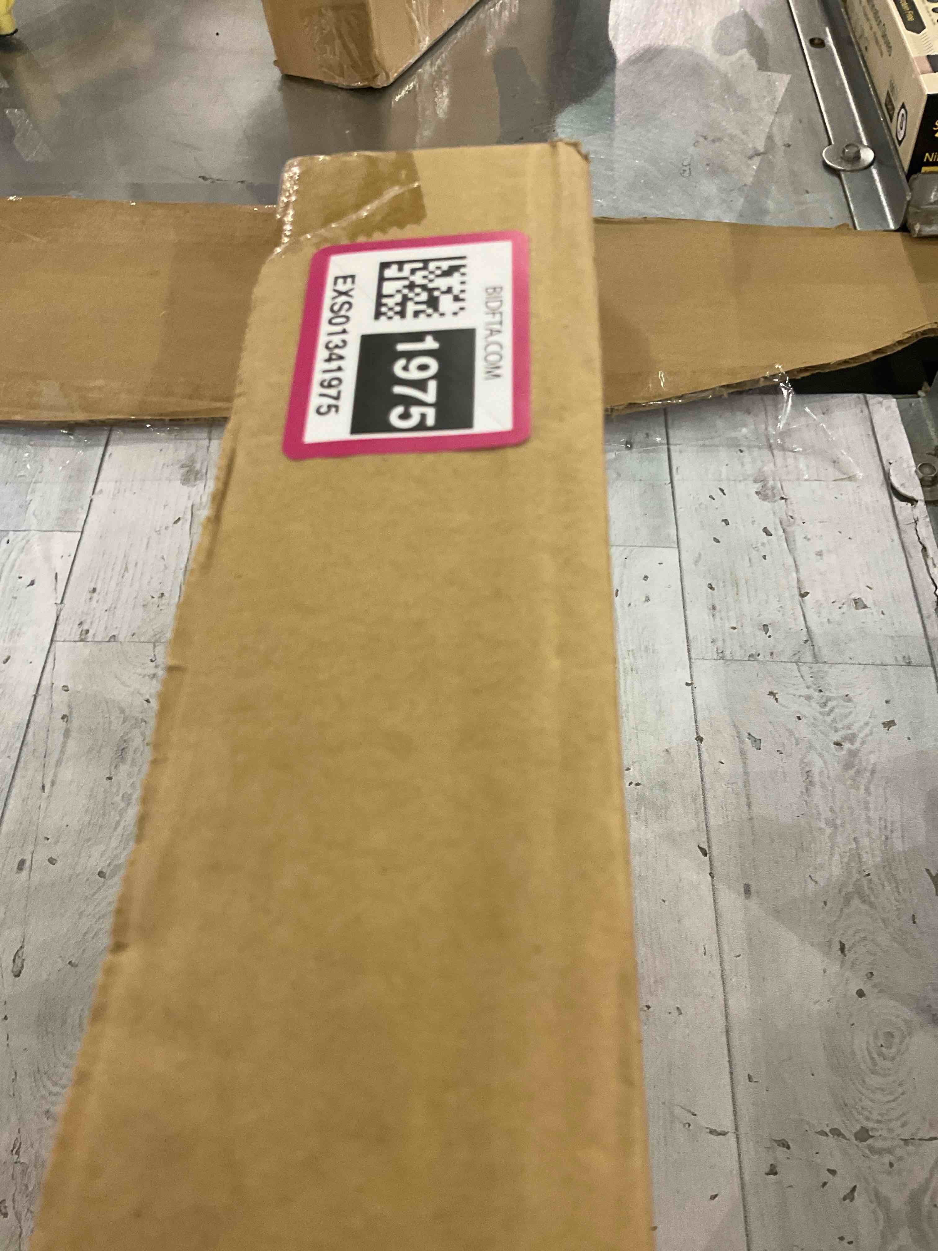 https://s3.amazonaws.com/lotting-images-prod/BargainHunt/EXS01341975_1711625768944.jpeg