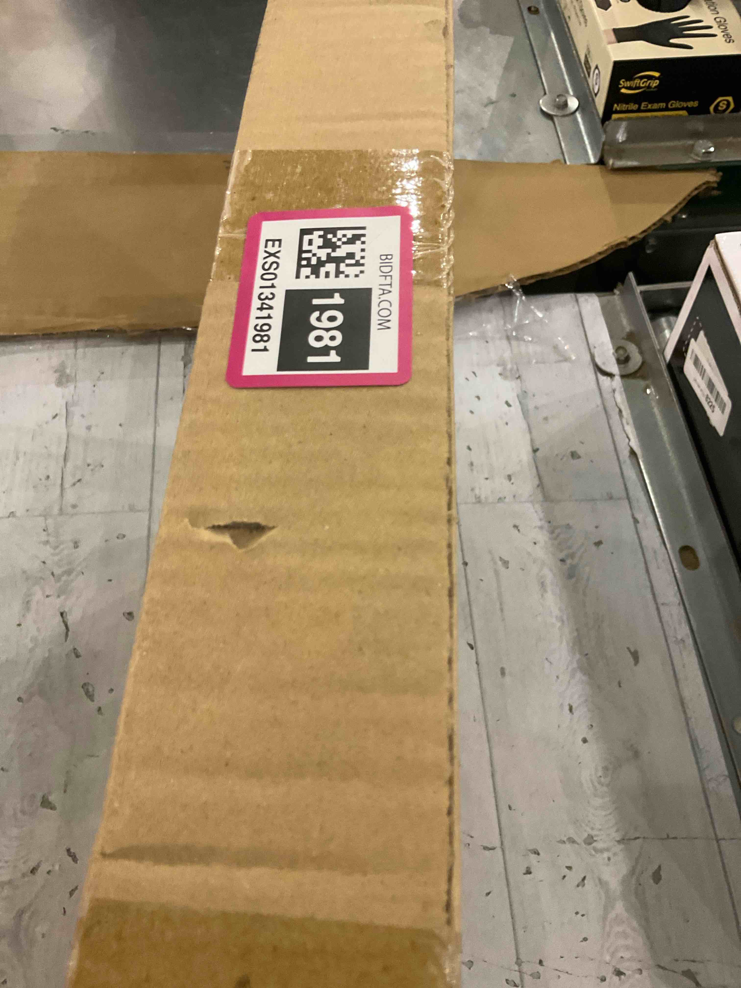 https://s3.amazonaws.com/lotting-images-prod/BargainHunt/EXS01341981_1711626323278.jpeg