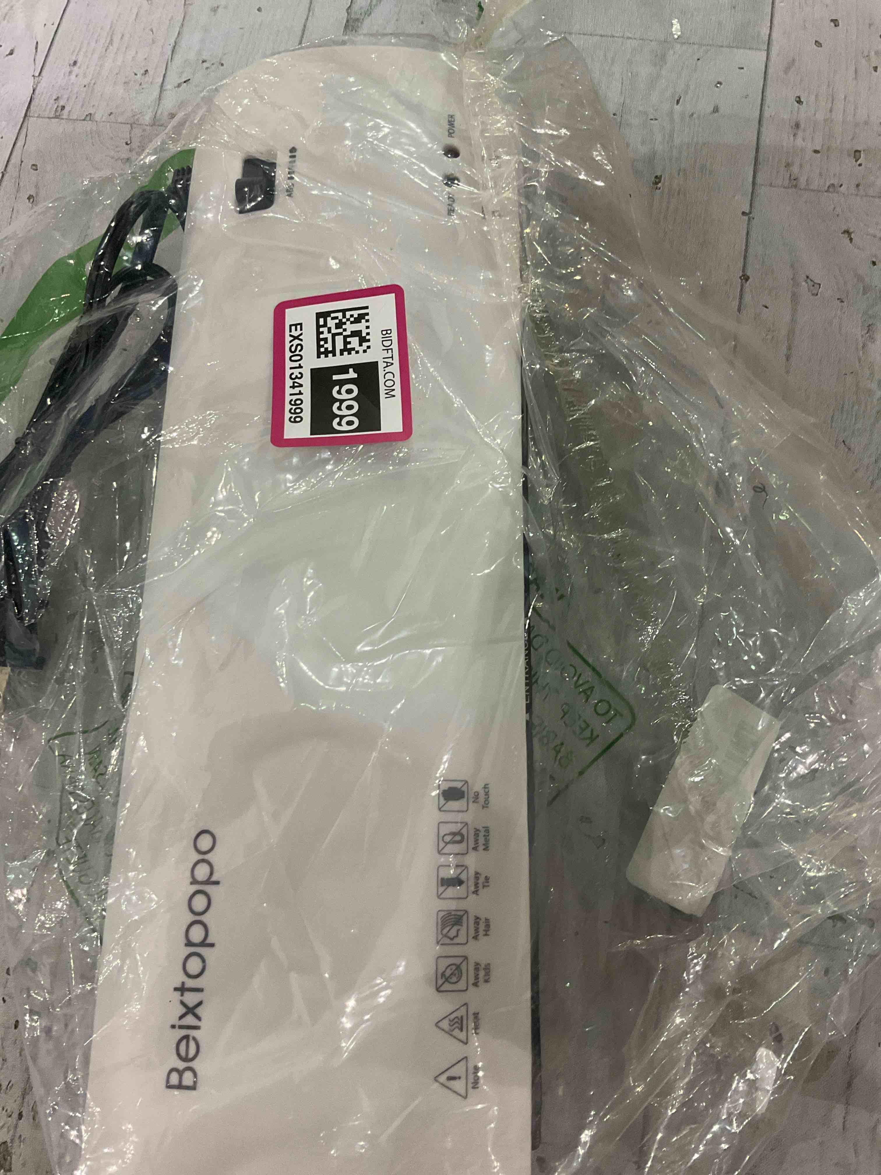 https://s3.amazonaws.com/lotting-images-prod/BargainHunt/EXS01341999_1711627256565.jpeg