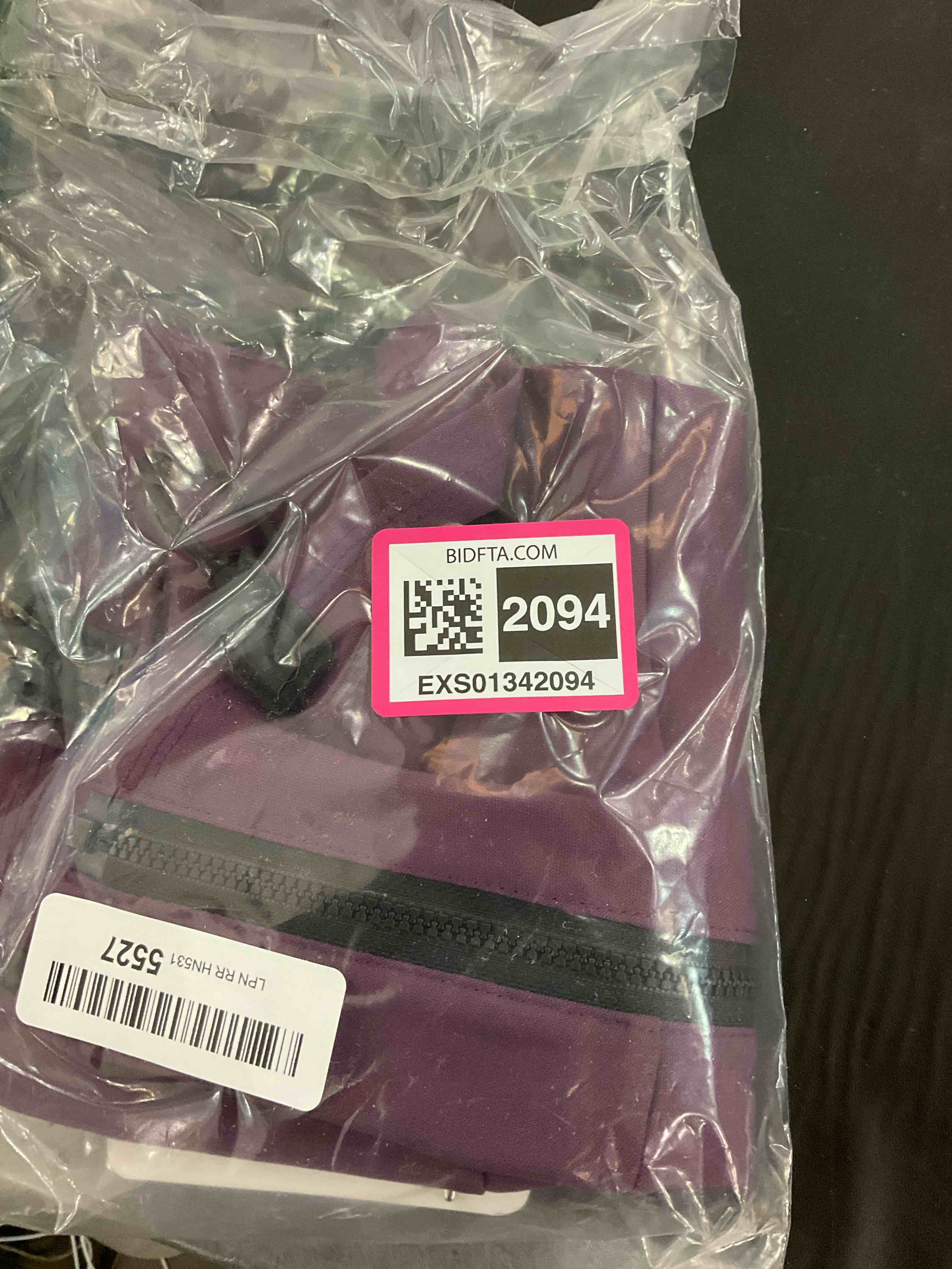 https://s3.amazonaws.com/lotting-images-prod/BargainHunt/EXS01342094_1711546907095.jpeg