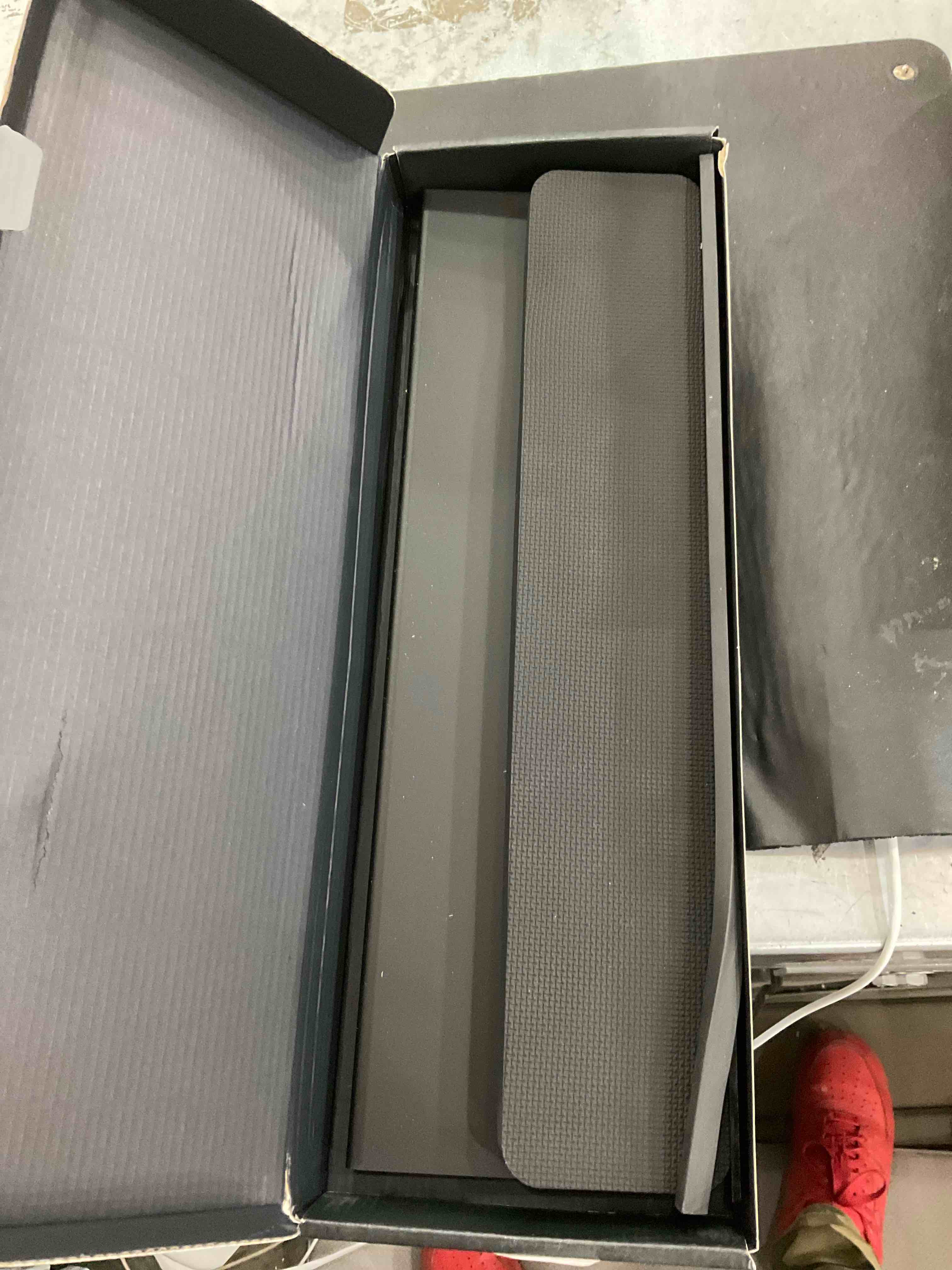 https://s3.amazonaws.com/lotting-images-prod/BargainHunt/EXS01342099_1711547355276.jpeg