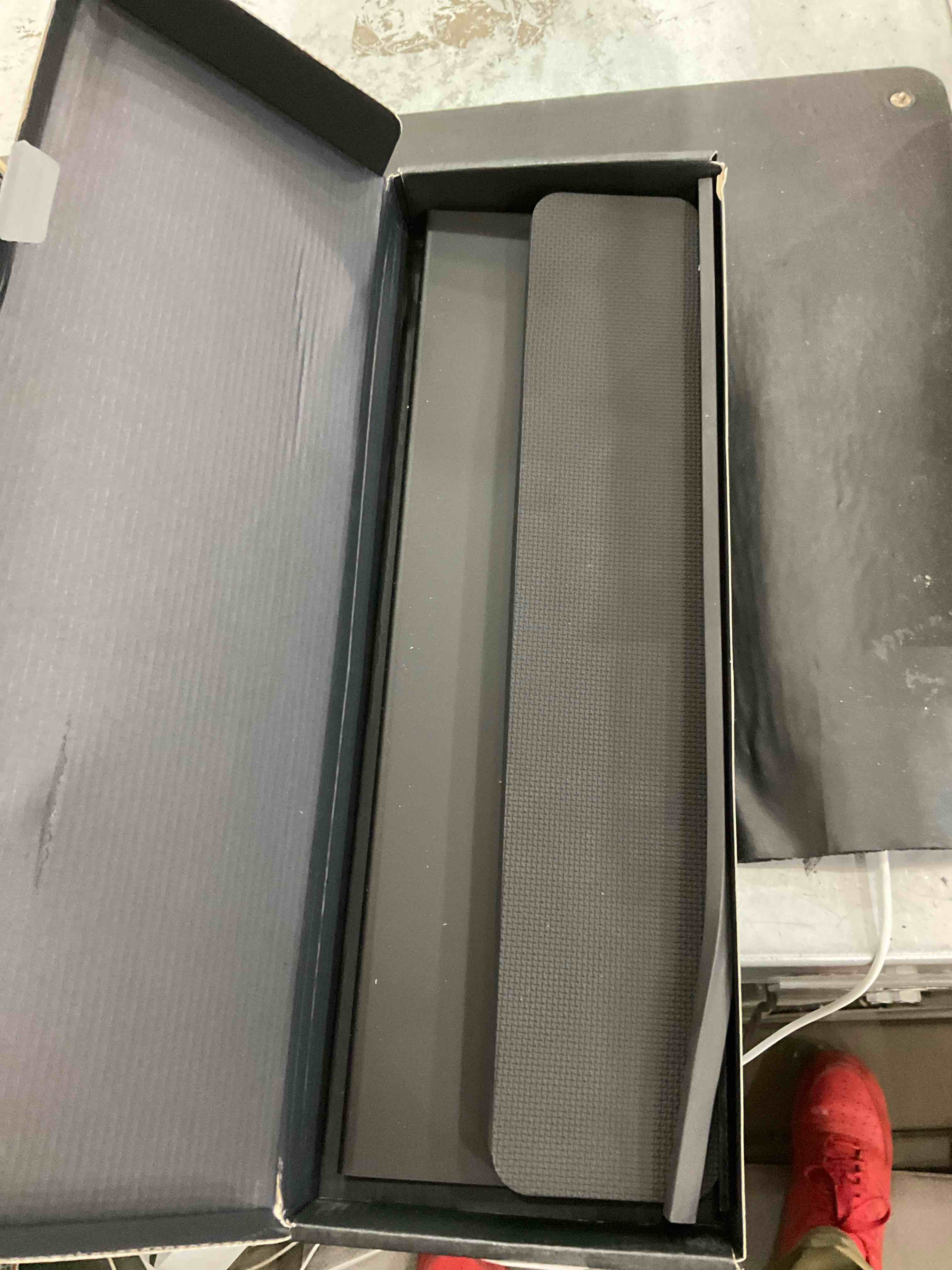 https://s3.amazonaws.com/lotting-images-prod/BargainHunt/EXS01342099_1711547356267.jpeg