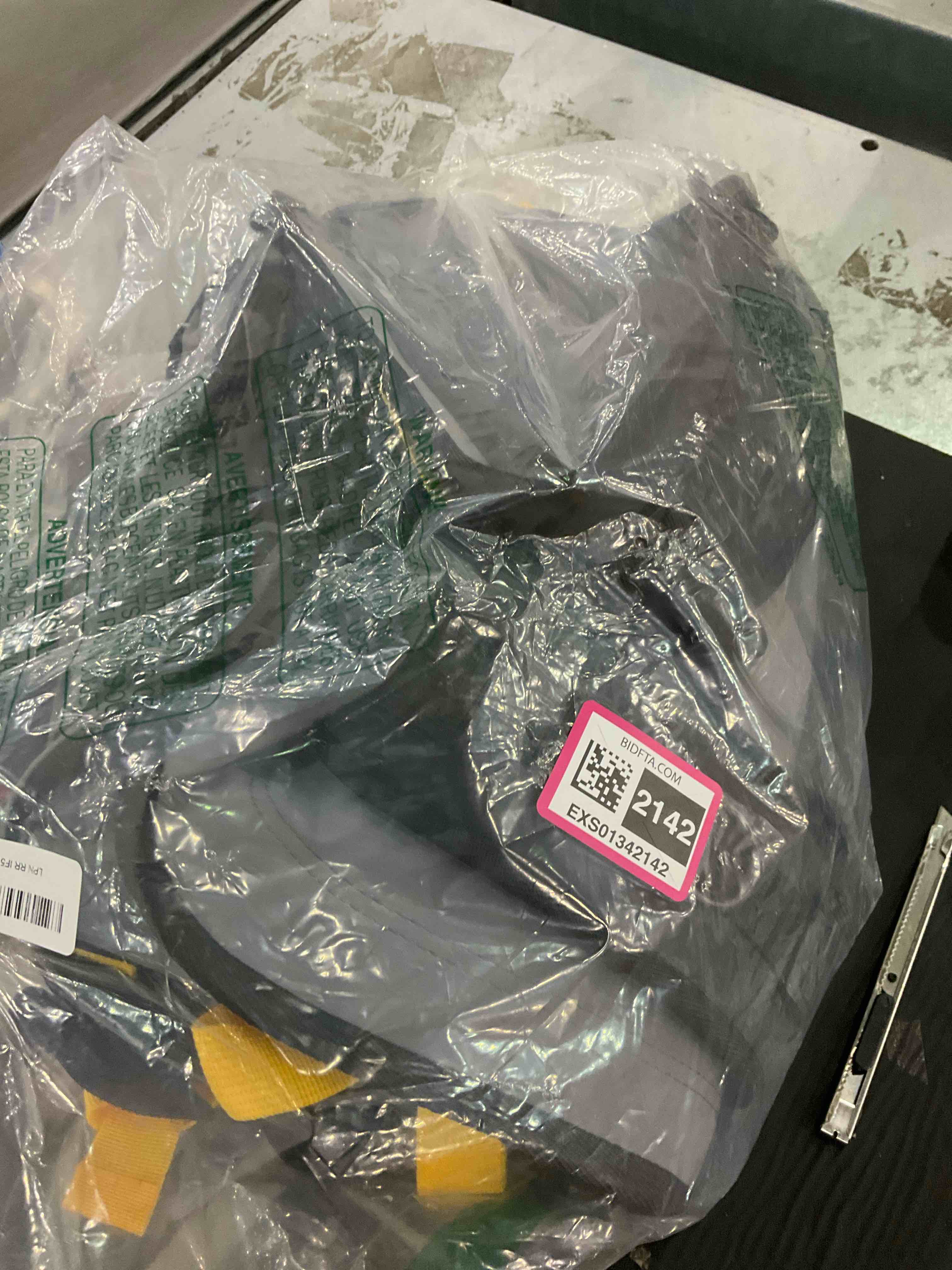 https://s3.amazonaws.com/lotting-images-prod/BargainHunt/EXS01342142_1711713962526.jpeg
