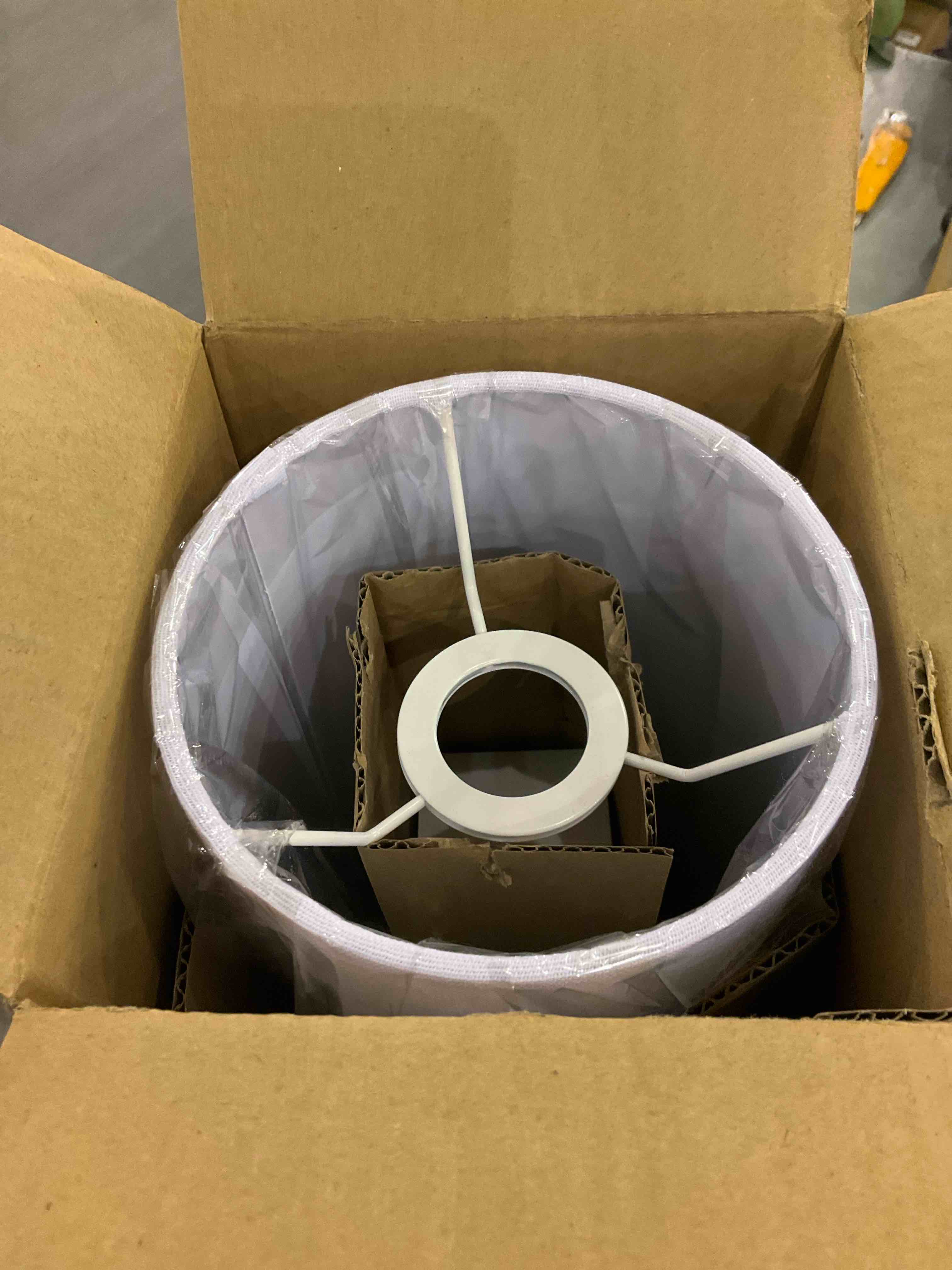 https://s3.amazonaws.com/lotting-images-prod/BargainHunt/EXS01342166_1711716352507.jpeg