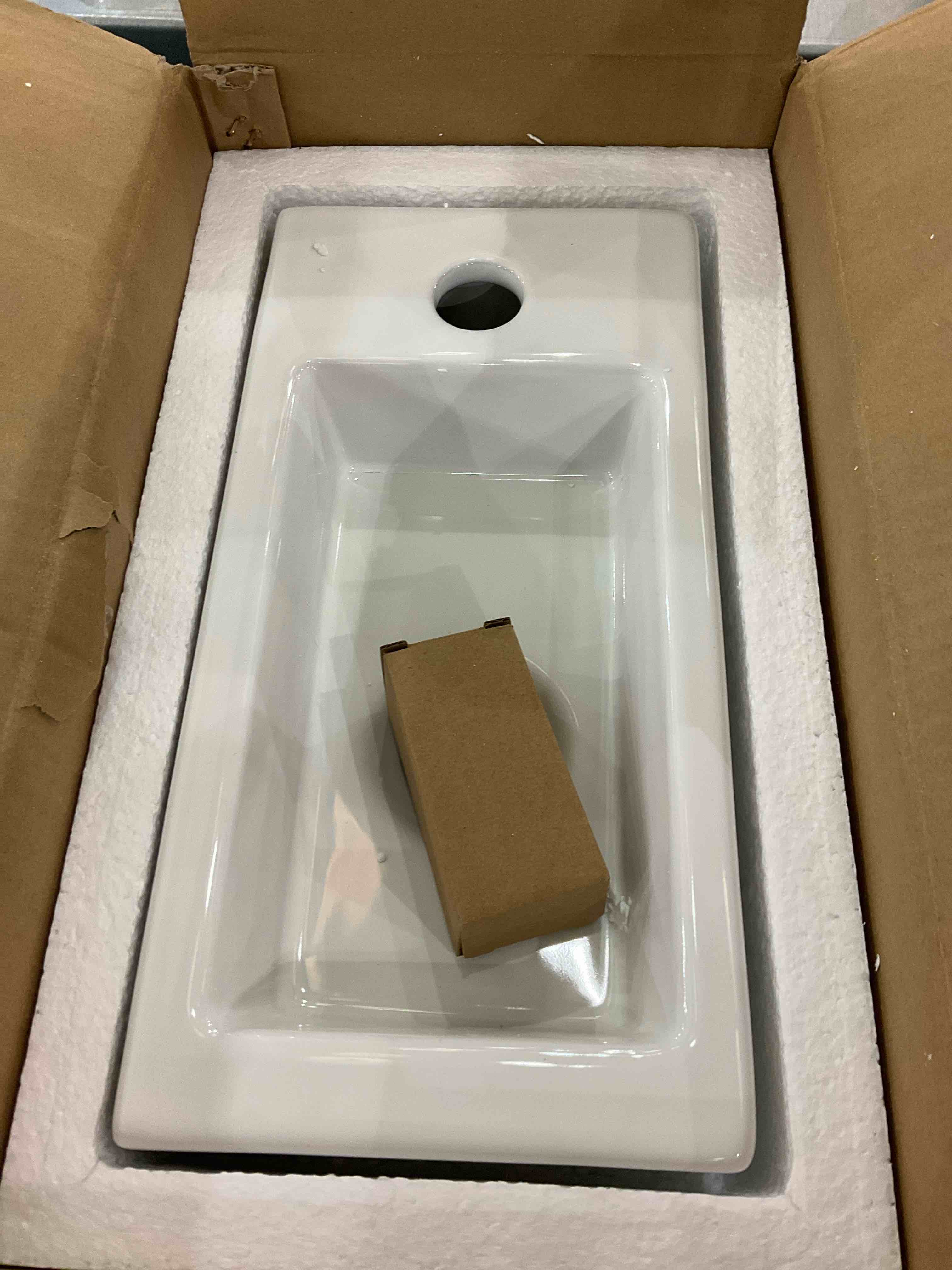 https://s3.amazonaws.com/lotting-images-prod/BargainHunt/EXS01342268_1712331174419.jpeg