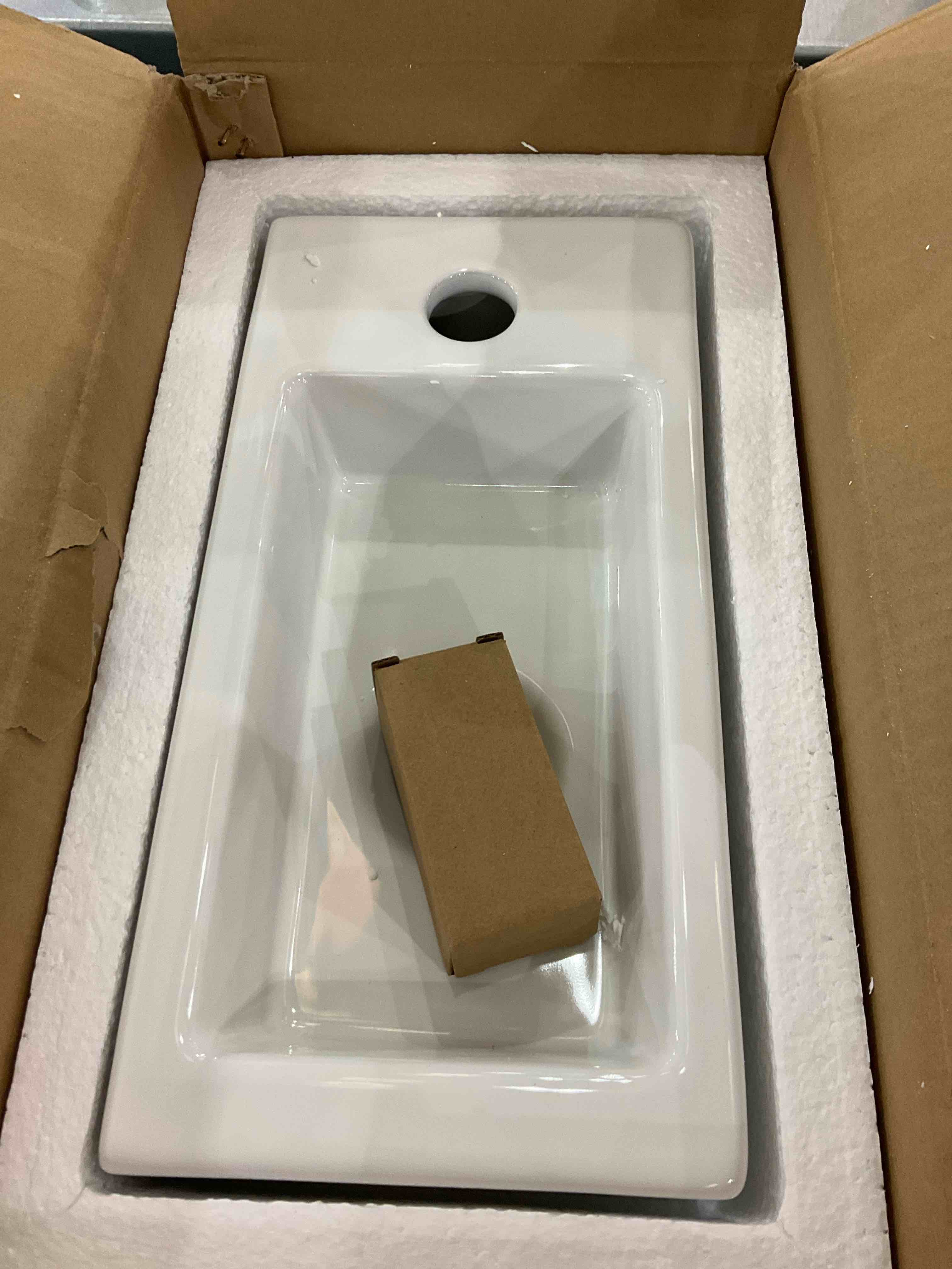 https://s3.amazonaws.com/lotting-images-prod/BargainHunt/EXS01342268_1712331176091.jpeg