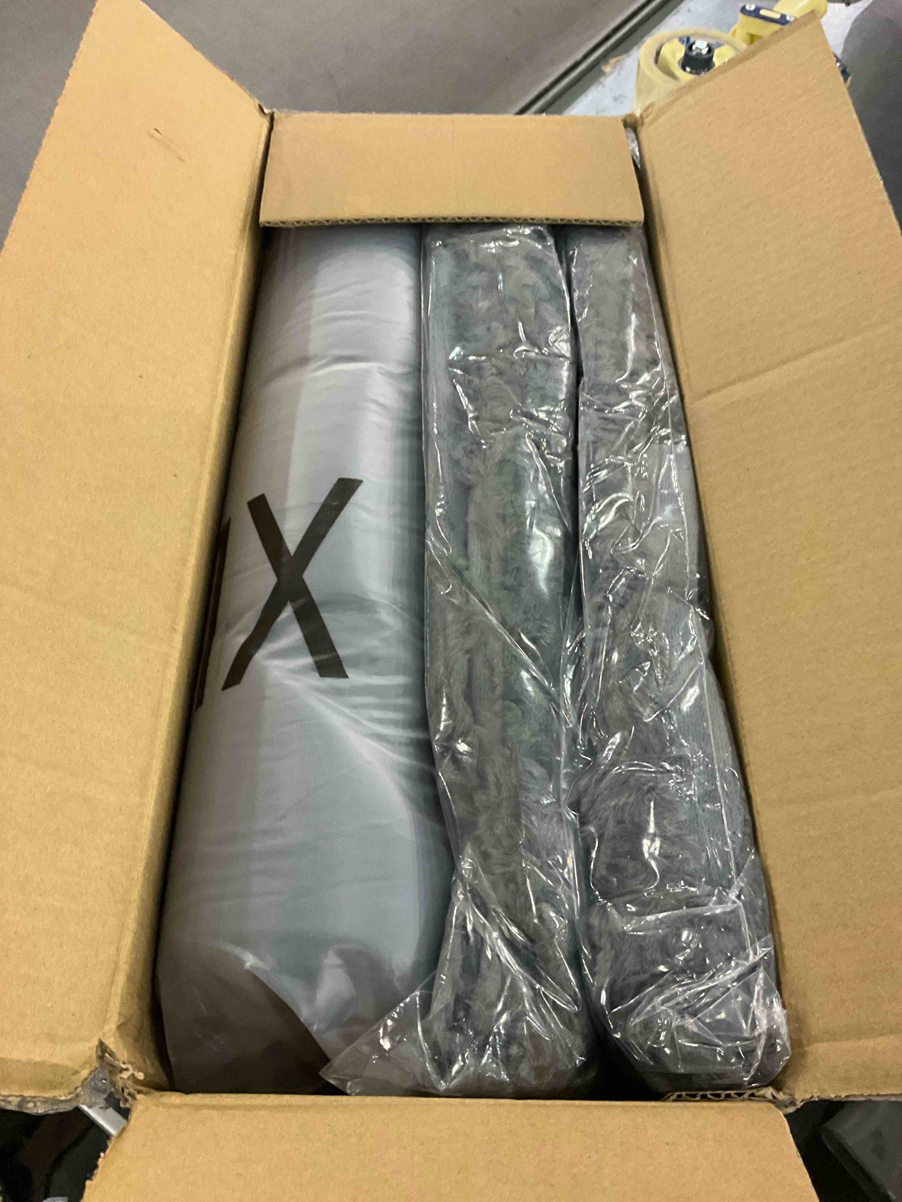 https://s3.amazonaws.com/lotting-images-prod/BargainHunt/EXS01342376_1712750711596.jpeg