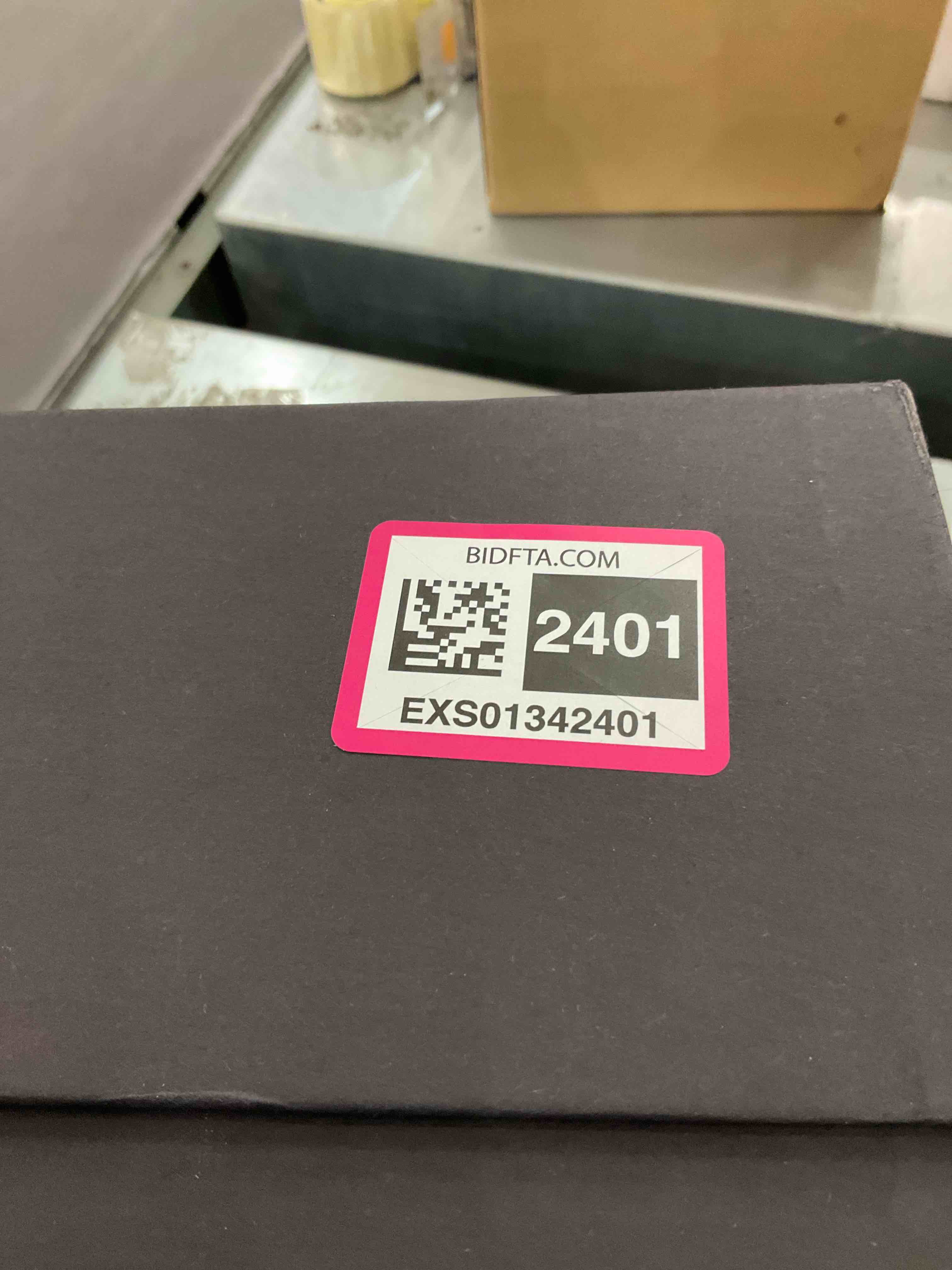 https://s3.amazonaws.com/lotting-images-prod/BargainHunt/EXS01342401_1712764144875.jpeg