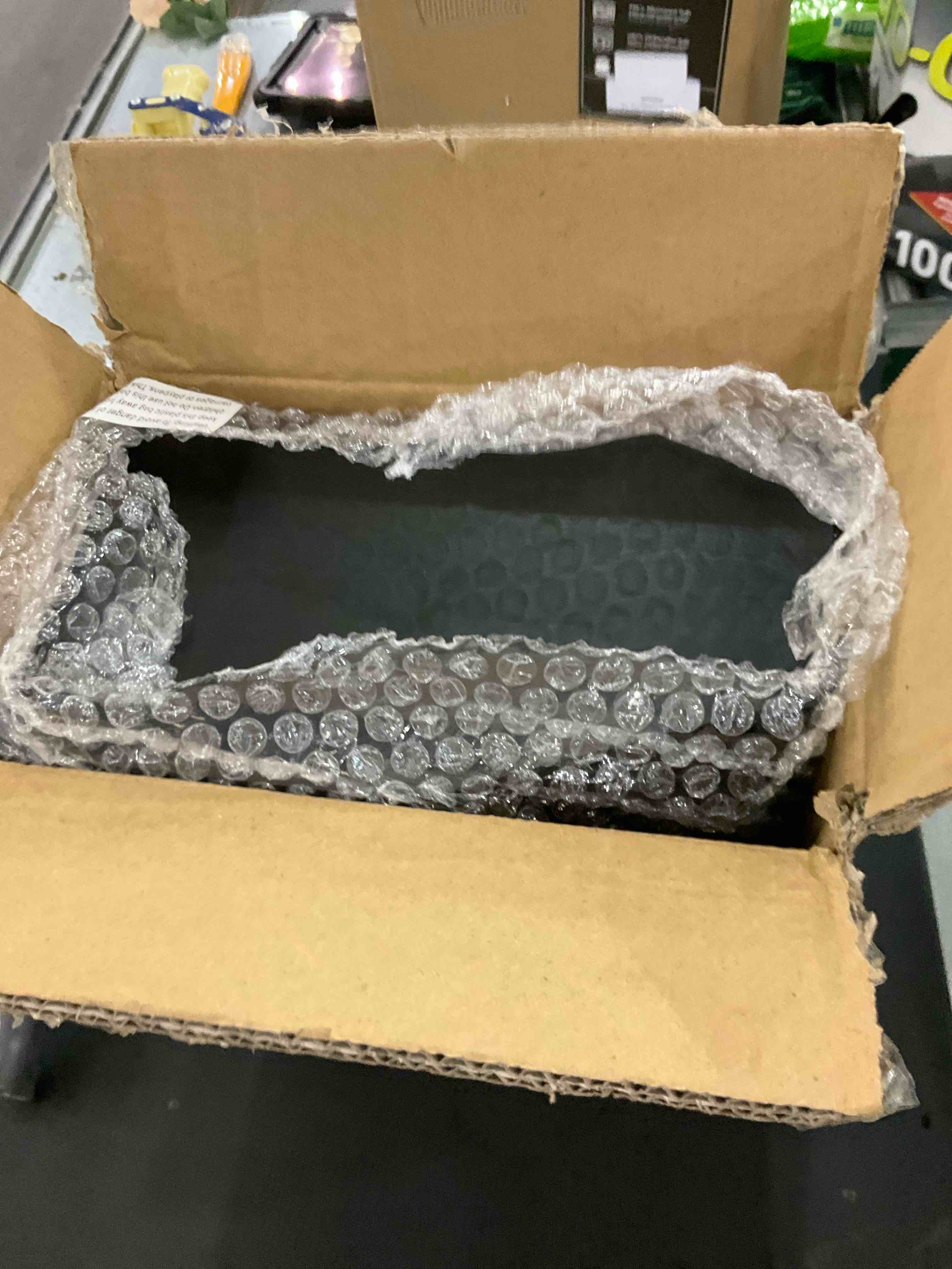 https://s3.amazonaws.com/lotting-images-prod/BargainHunt/EXS01342402_1712767411561.jpeg