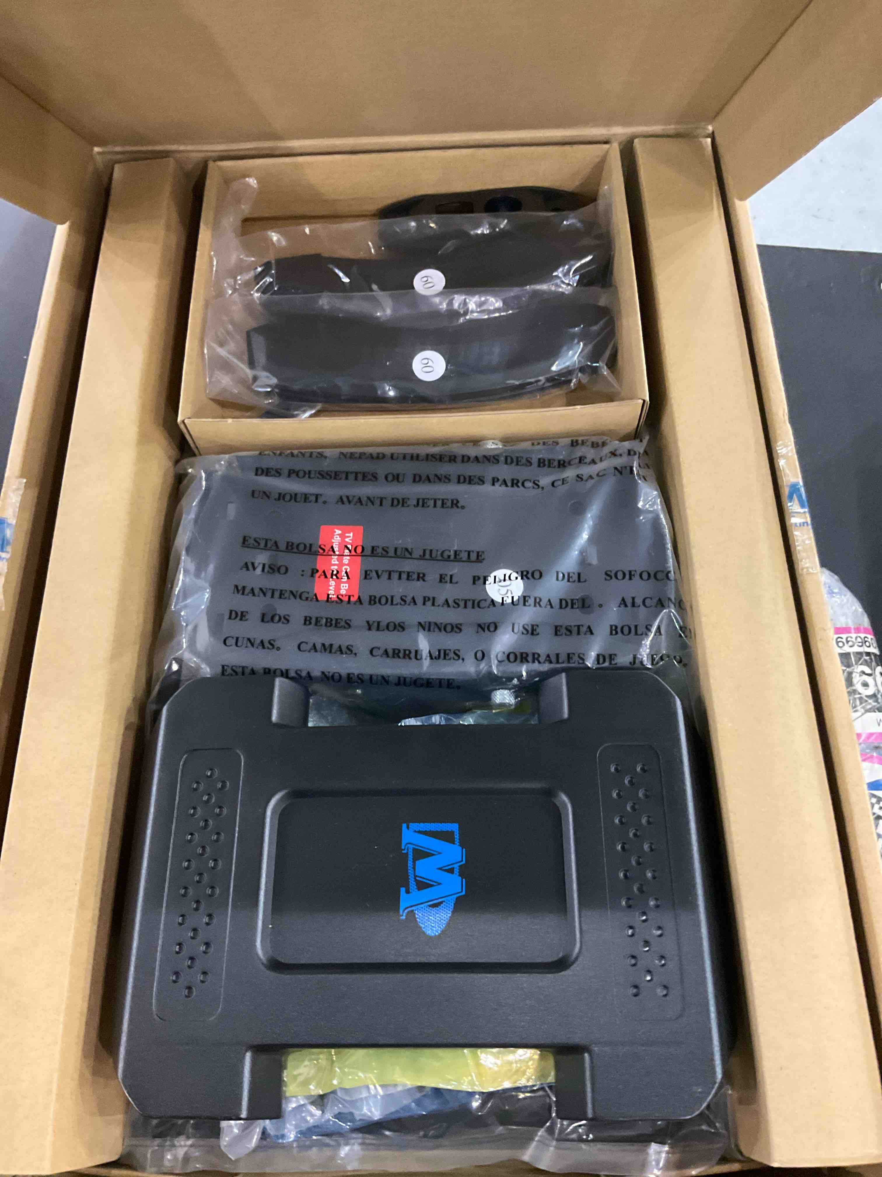 https://s3.amazonaws.com/lotting-images-prod/BargainHunt/EXS01342468_1712835049239.jpeg