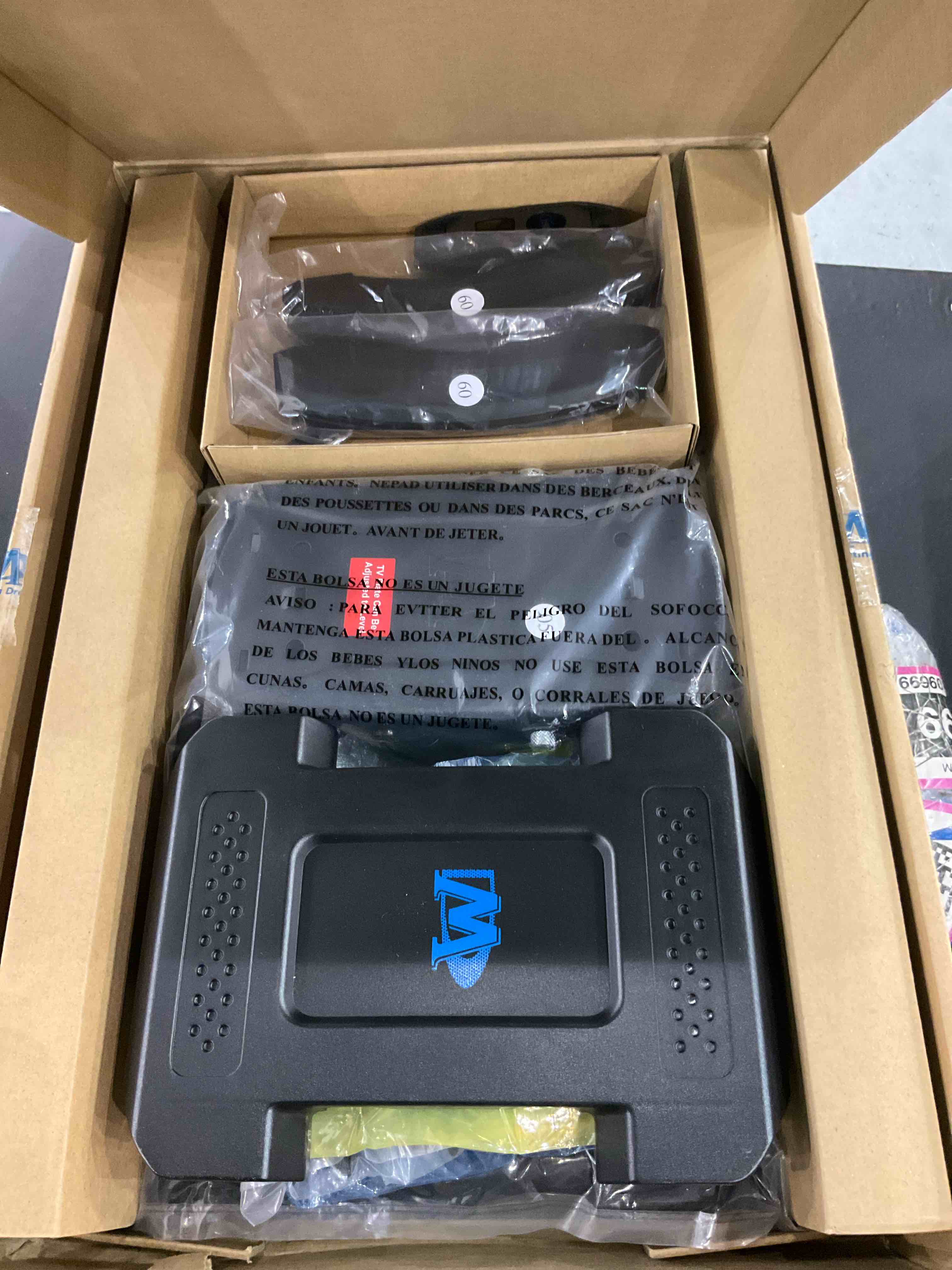 https://s3.amazonaws.com/lotting-images-prod/BargainHunt/EXS01342468_1712835051568.jpeg