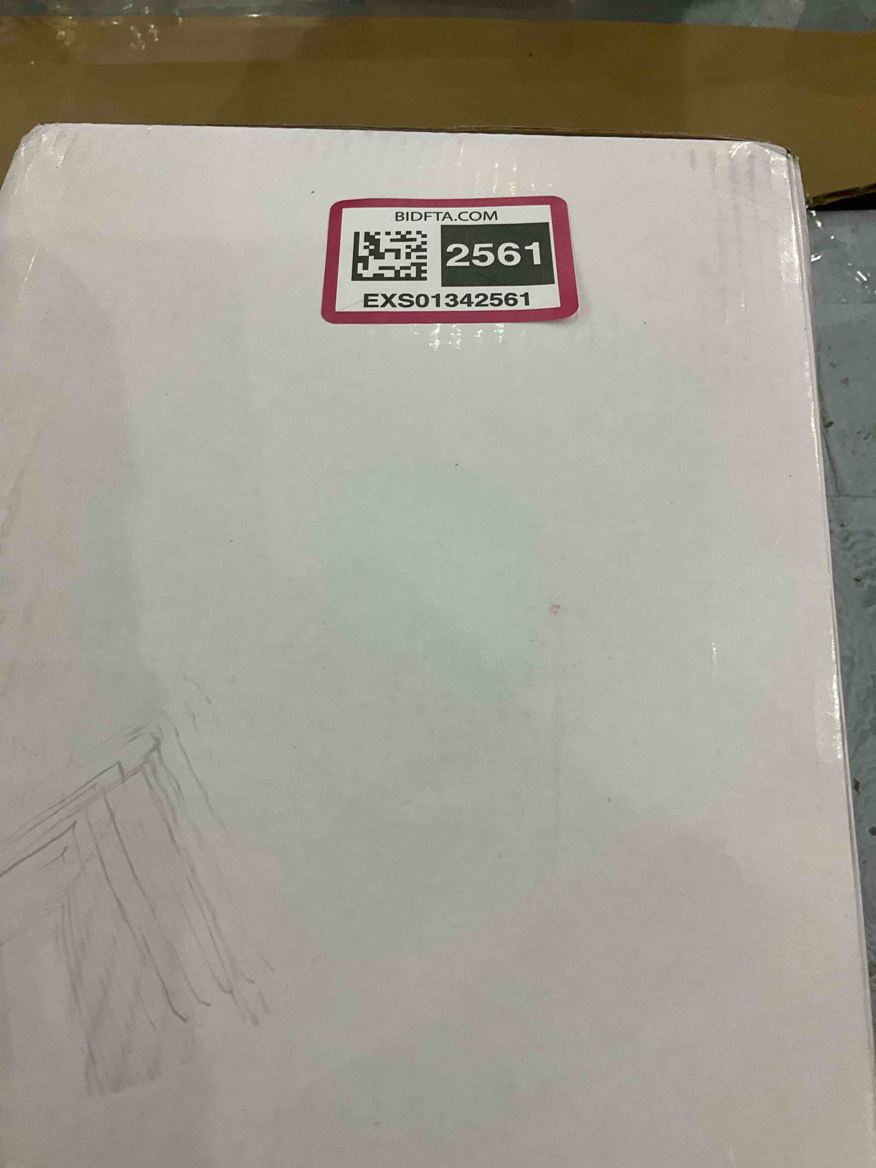 https://s3.amazonaws.com/lotting-images-prod/BargainHunt/EXS01342561_1710852052475.jpeg