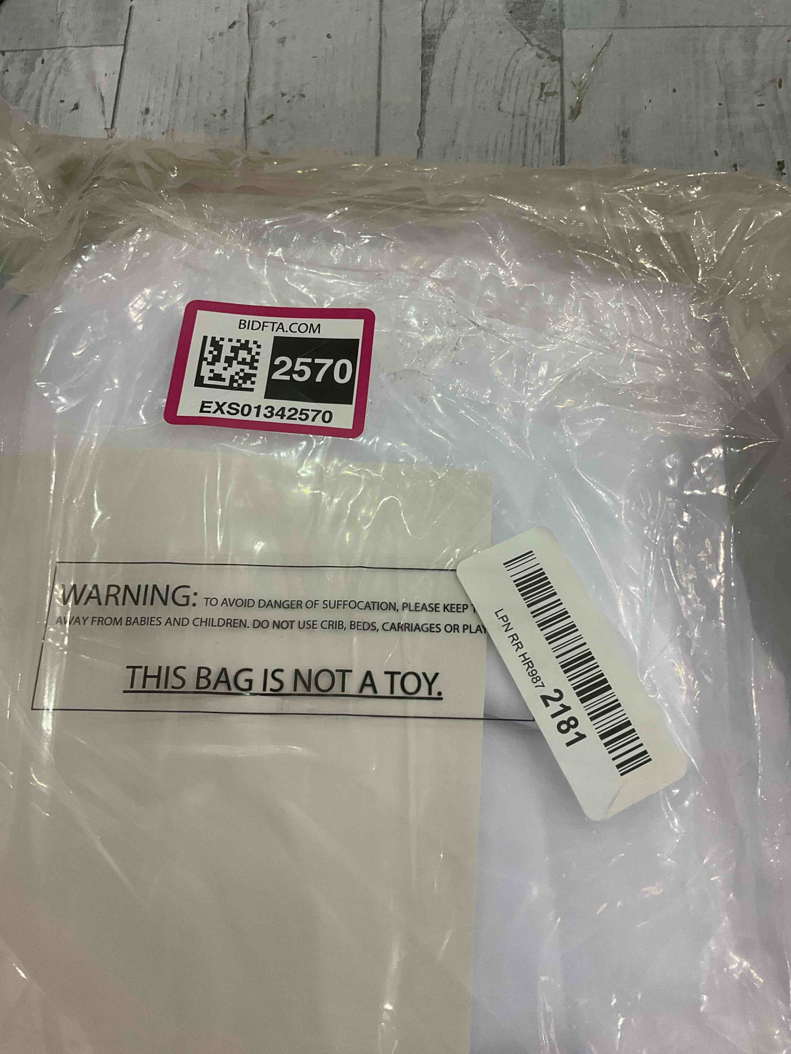 https://s3.amazonaws.com/lotting-images-prod/BargainHunt/EXS01342570_1710855191213.jpeg