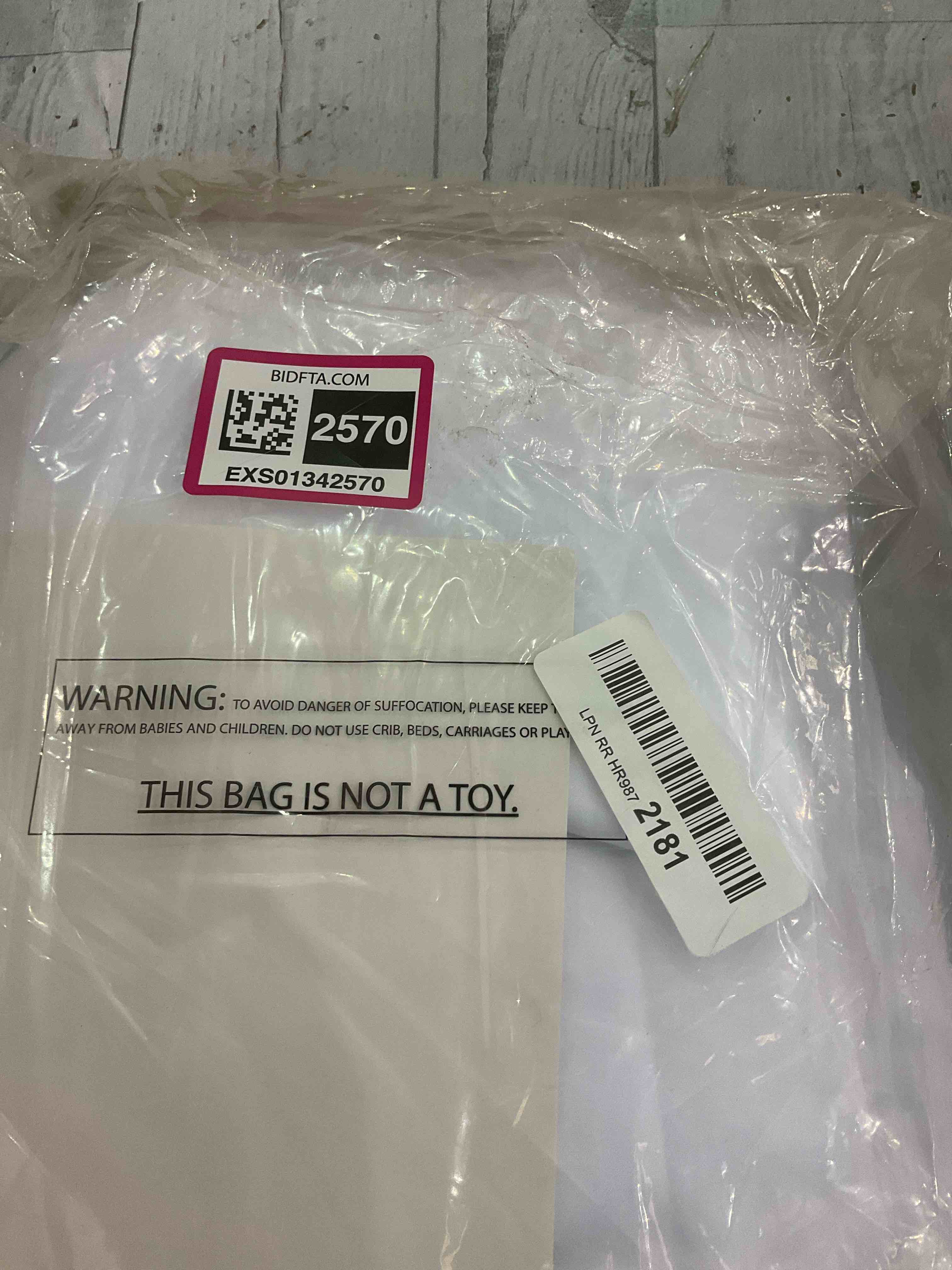 https://s3.amazonaws.com/lotting-images-prod/BargainHunt/EXS01342570_1710855192255.jpeg