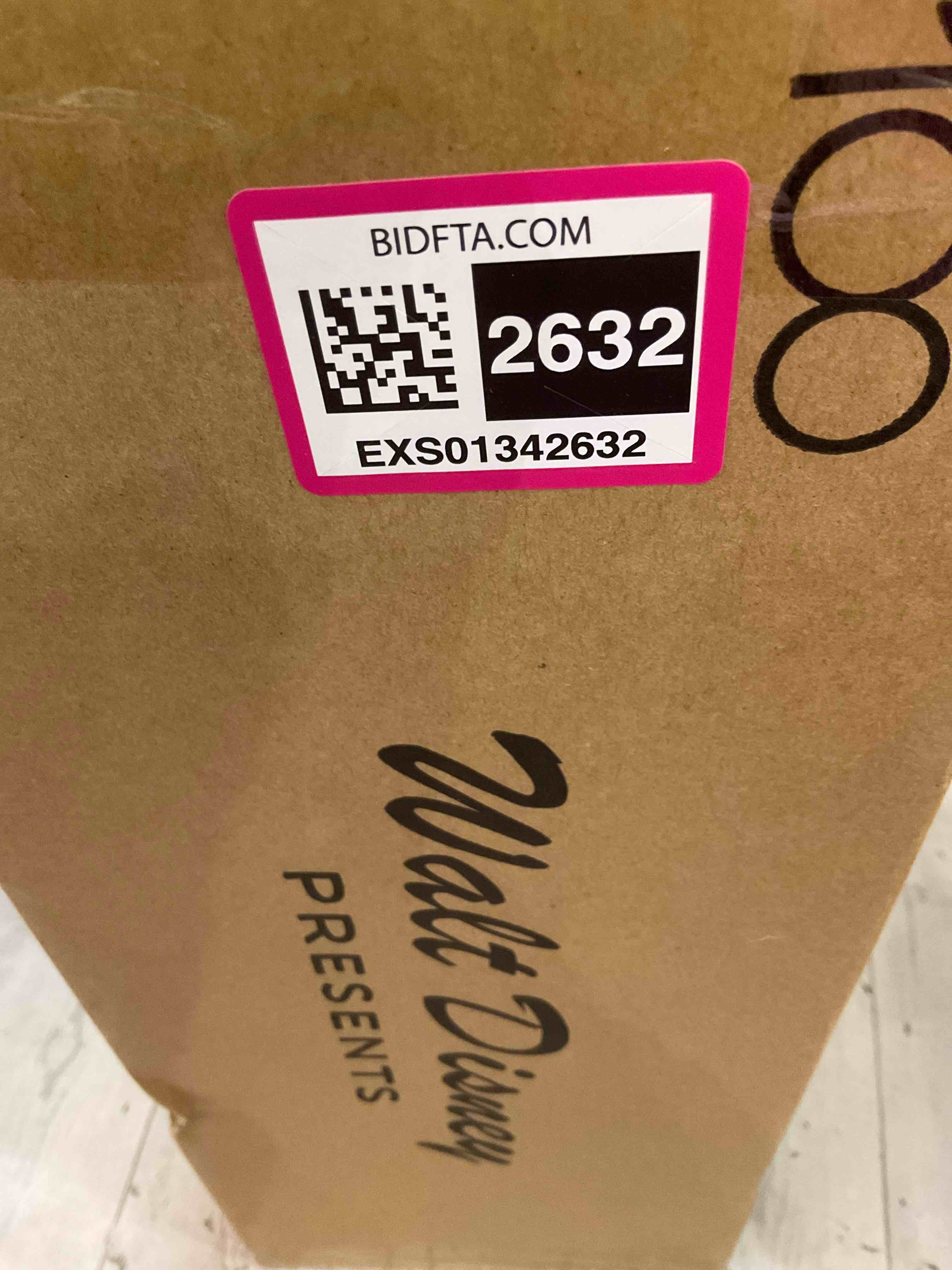 https://s3.amazonaws.com/lotting-images-prod/BargainHunt/EXS01342632_1710866524904.jpeg