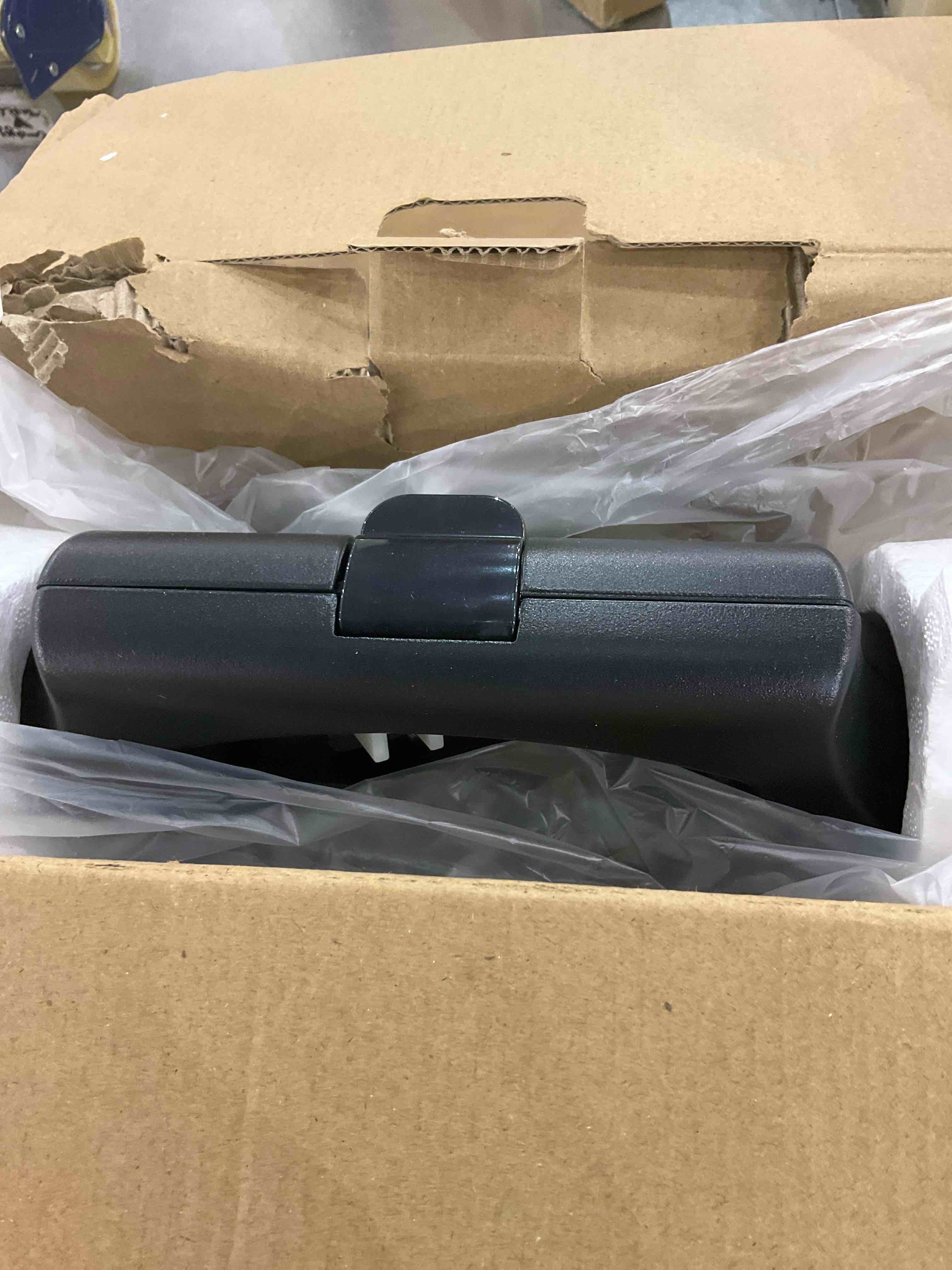 https://s3.amazonaws.com/lotting-images-prod/BargainHunt/EXS01342676_1710933328389.jpeg