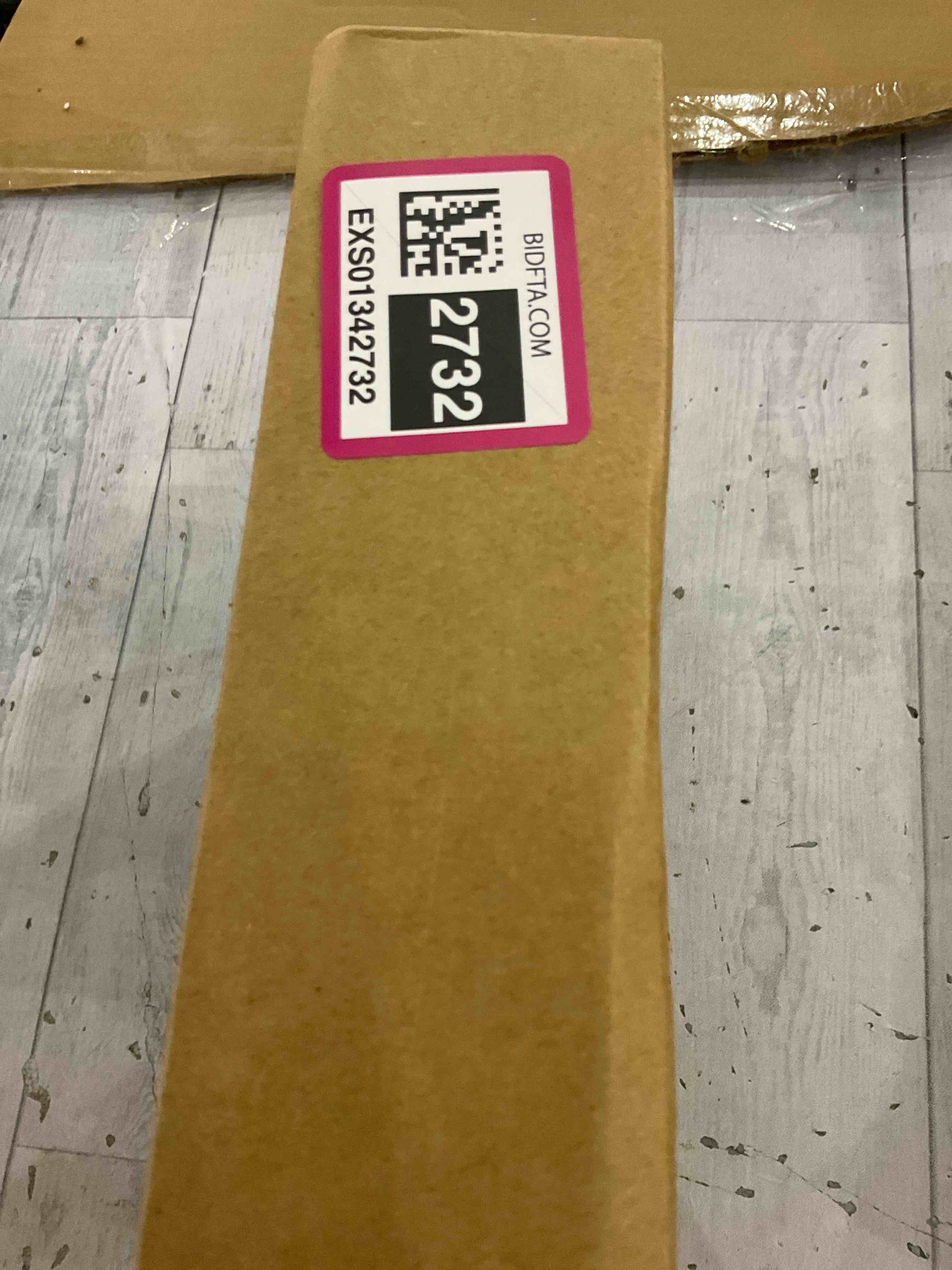 https://s3.amazonaws.com/lotting-images-prod/BargainHunt/EXS01342732_1711021244601.jpeg