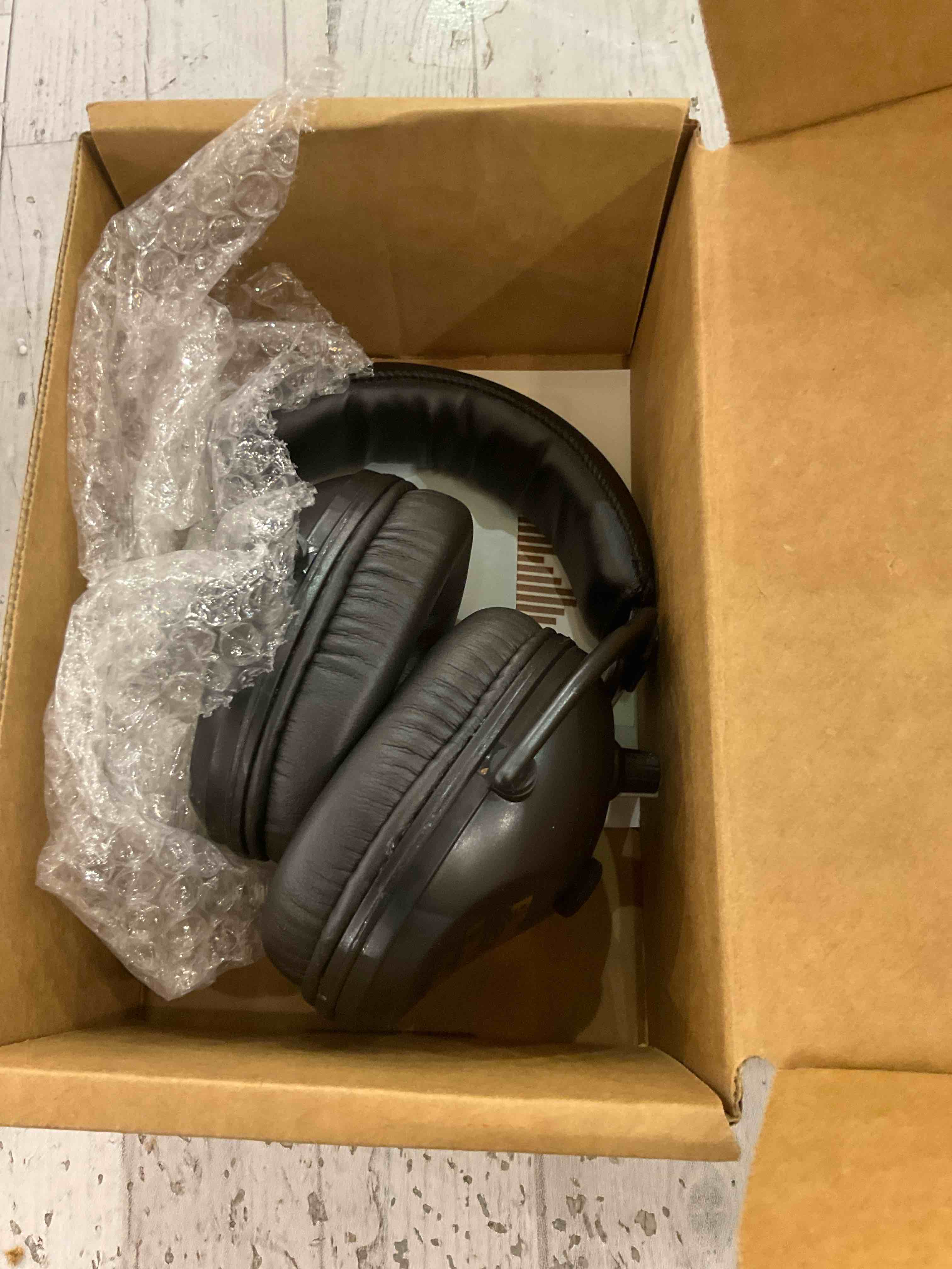 https://s3.amazonaws.com/lotting-images-prod/BargainHunt/EXS01342820_1711034808560.jpeg