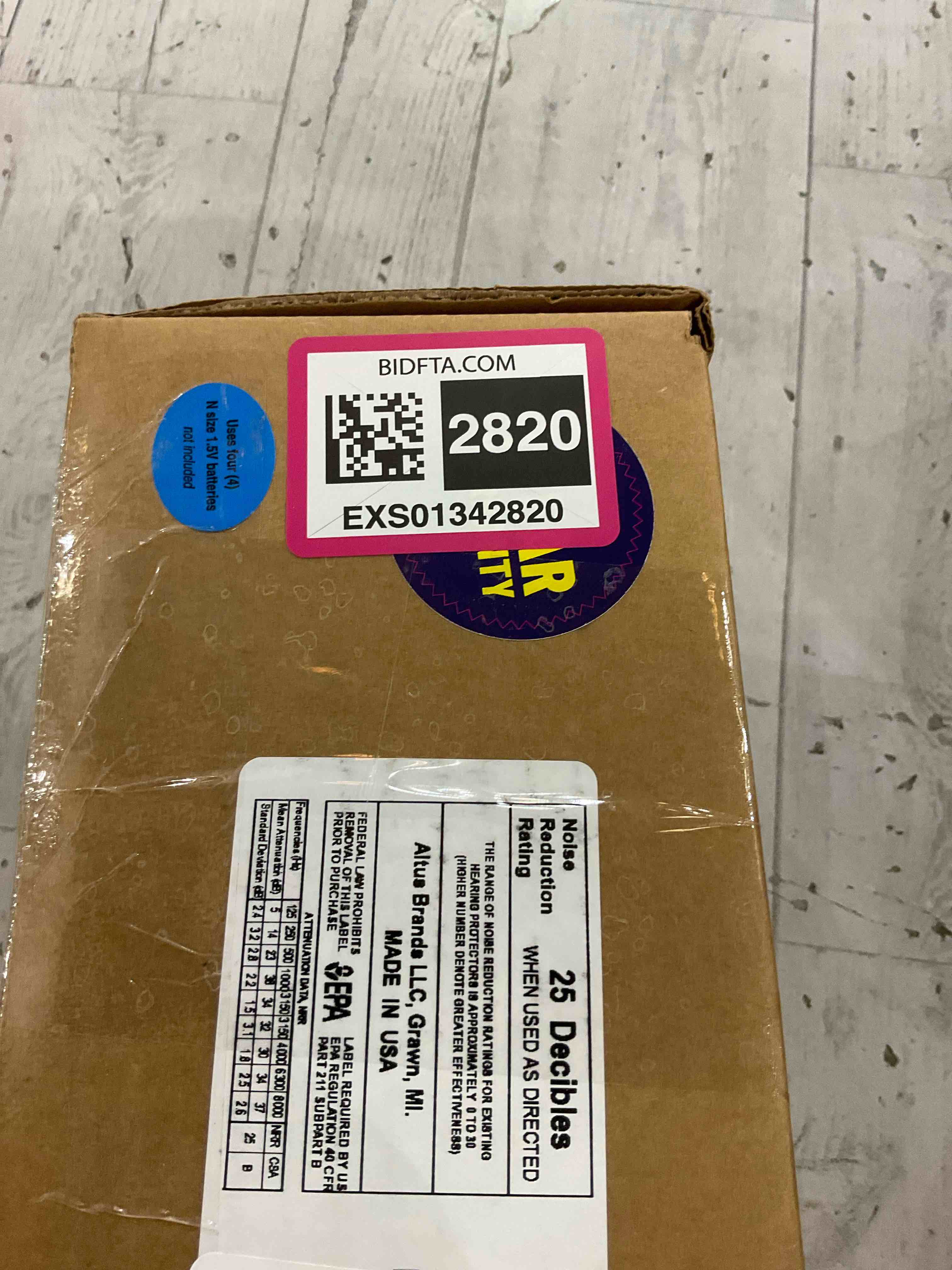 https://s3.amazonaws.com/lotting-images-prod/BargainHunt/EXS01342820_1711034860392.jpeg