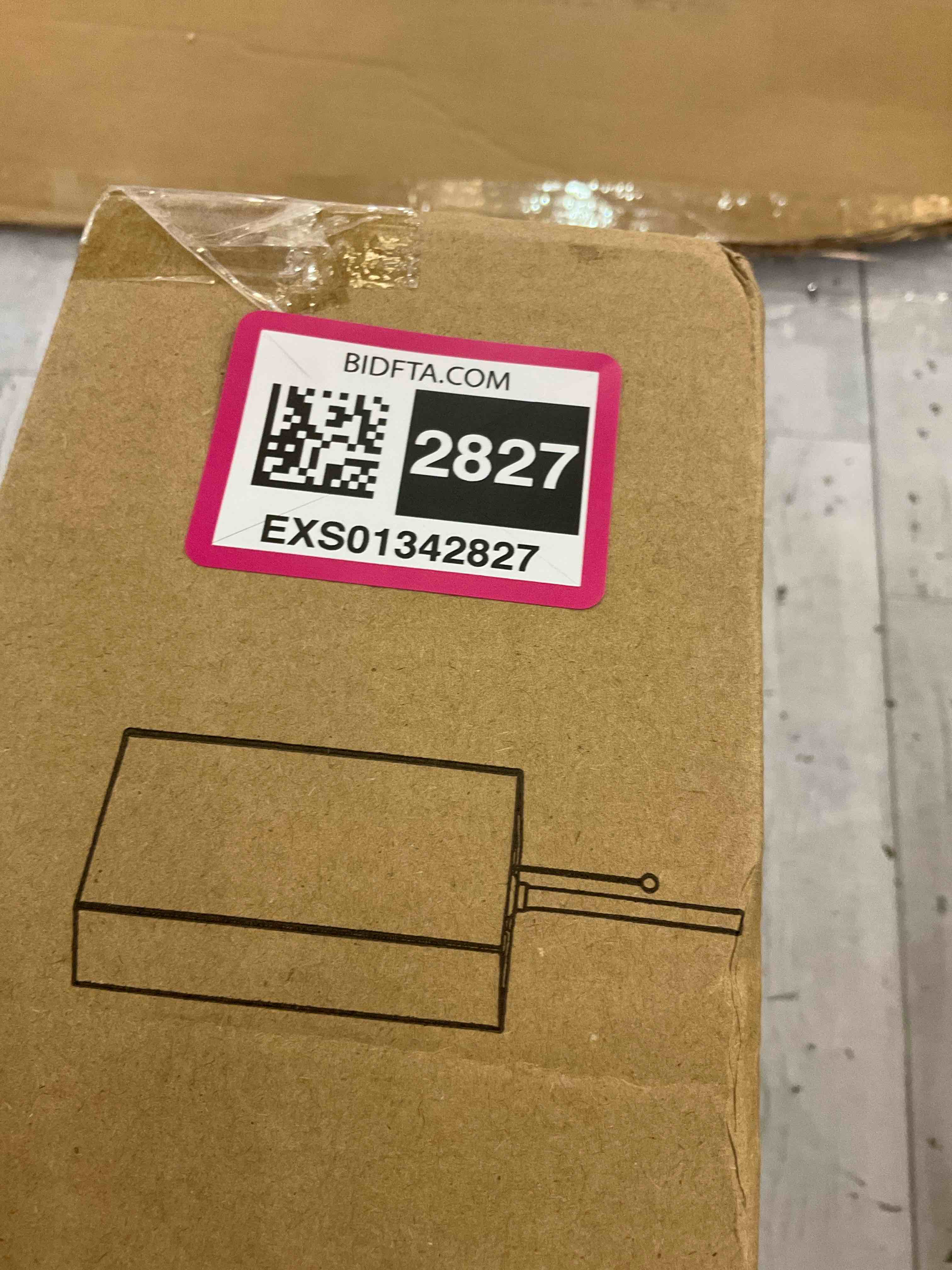 https://s3.amazonaws.com/lotting-images-prod/BargainHunt/EXS01342827_1711035919401.jpeg