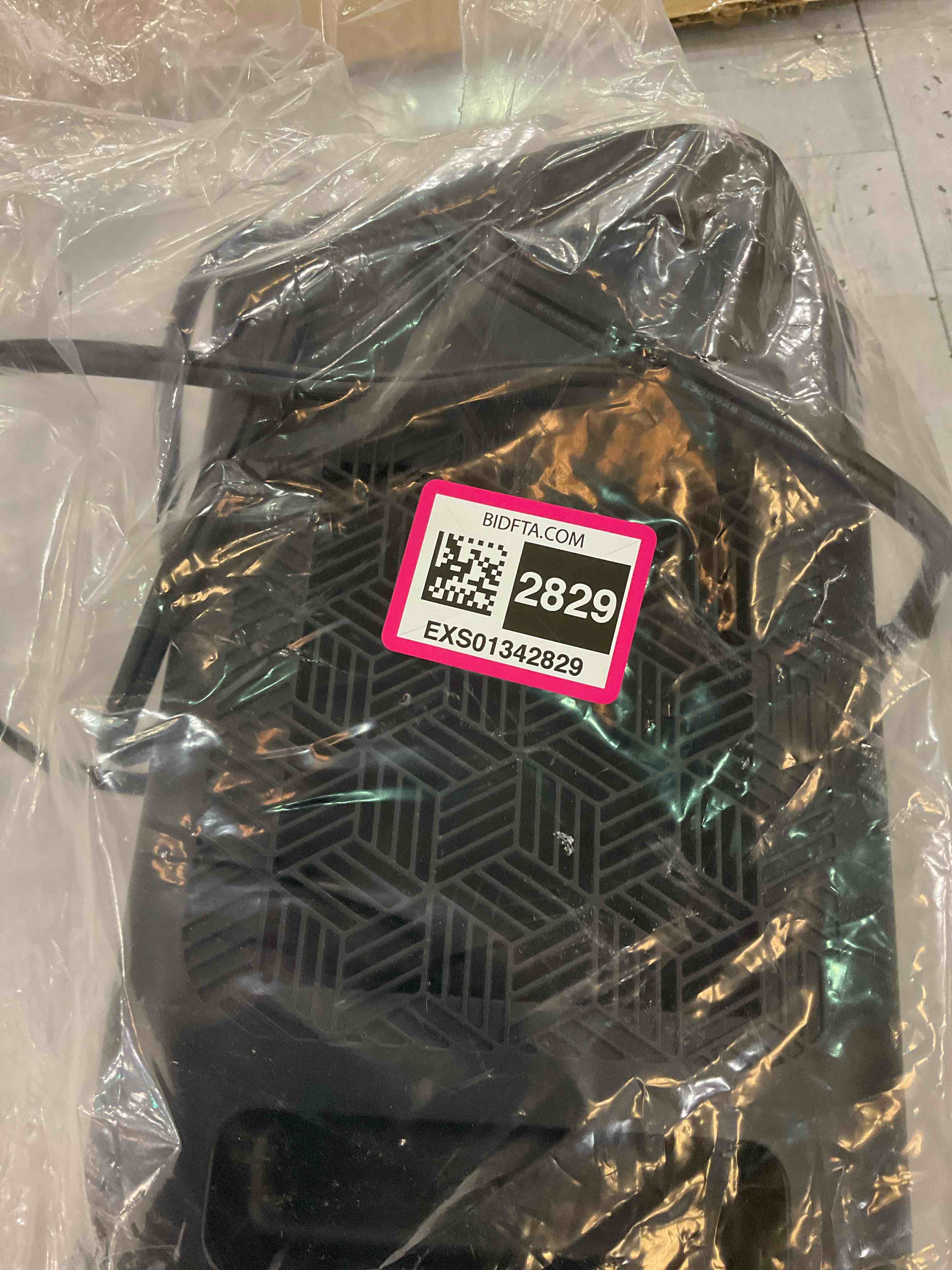 https://s3.amazonaws.com/lotting-images-prod/BargainHunt/EXS01342829_1711036149650.jpeg