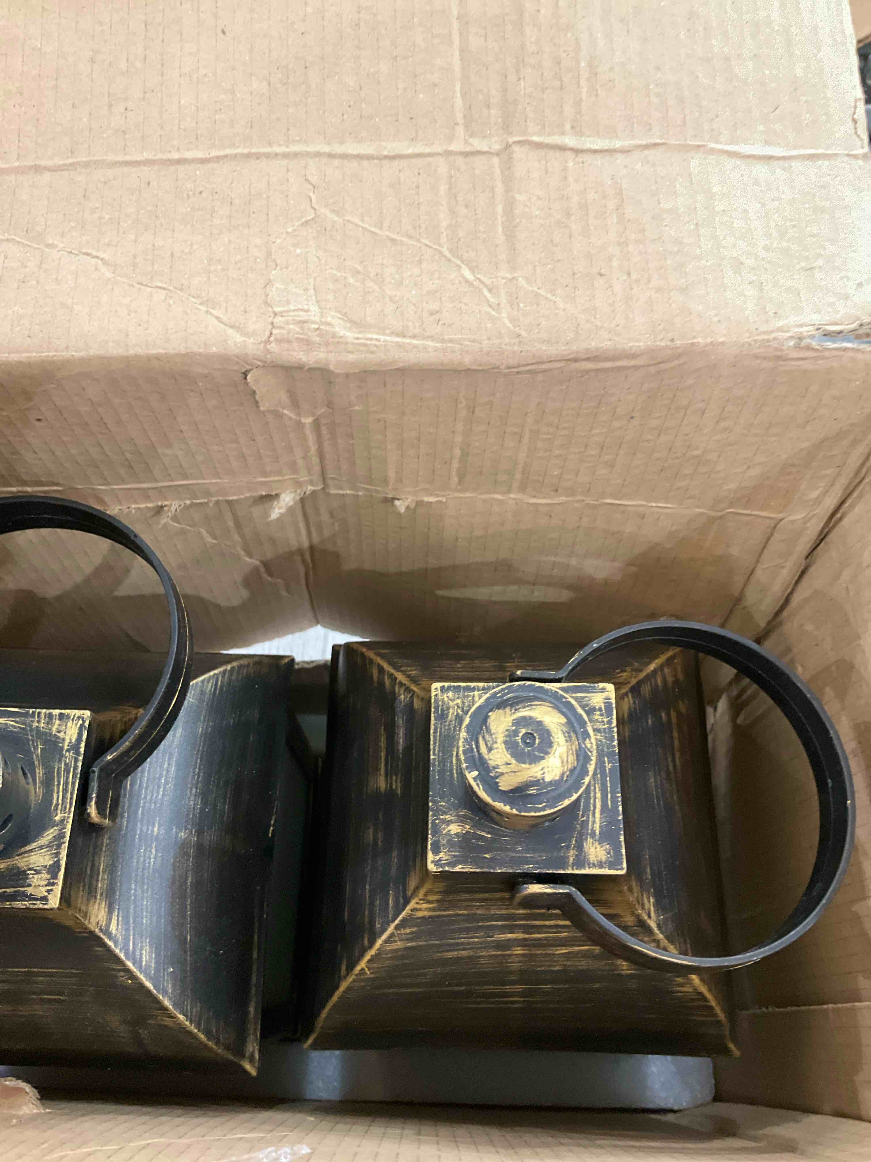 https://s3.amazonaws.com/lotting-images-prod/BargainHunt/EXS01342891_1711048029383.jpeg