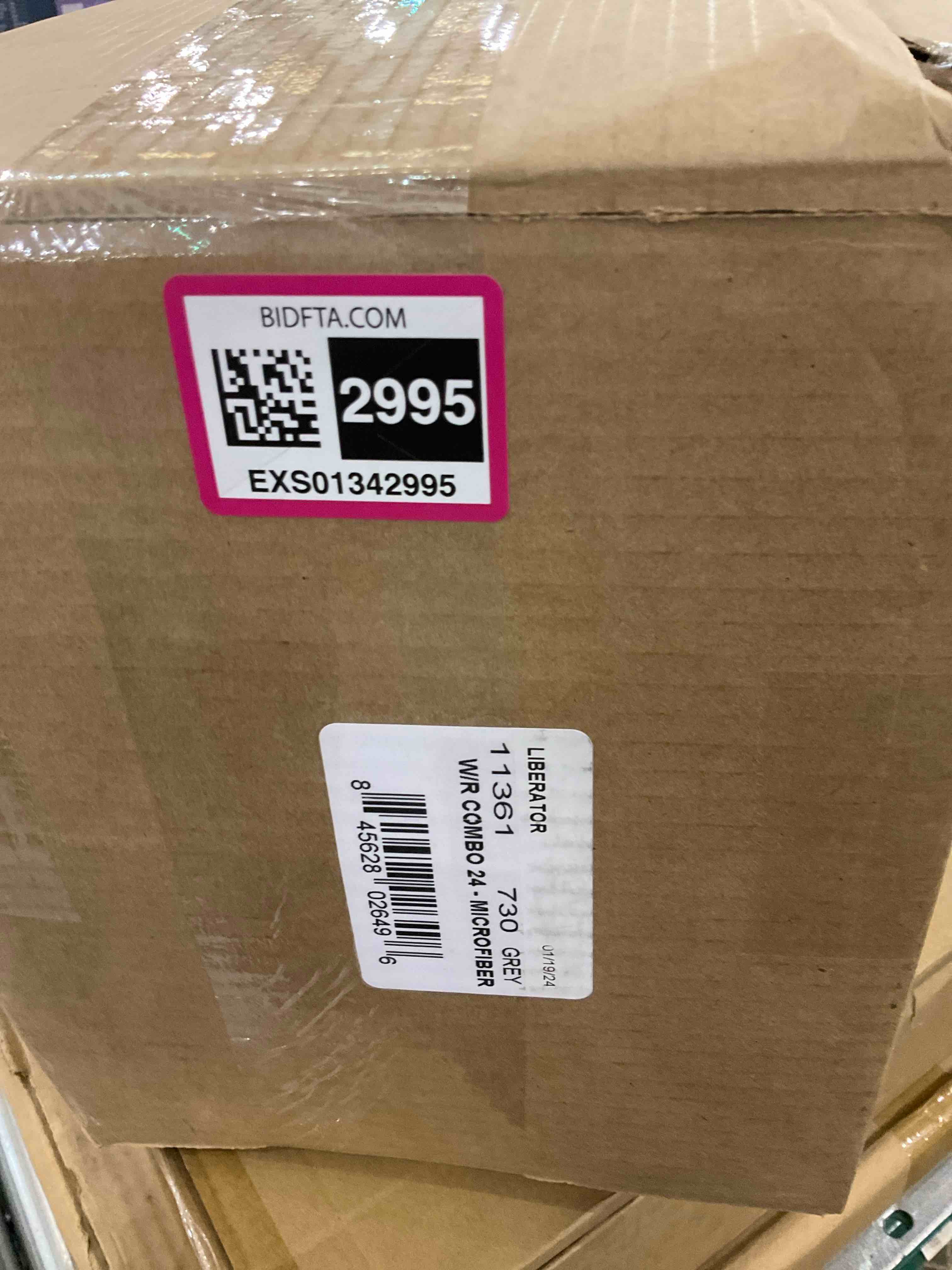 https://s3.amazonaws.com/lotting-images-prod/BargainHunt/EXS01342995_1711119318963.jpeg