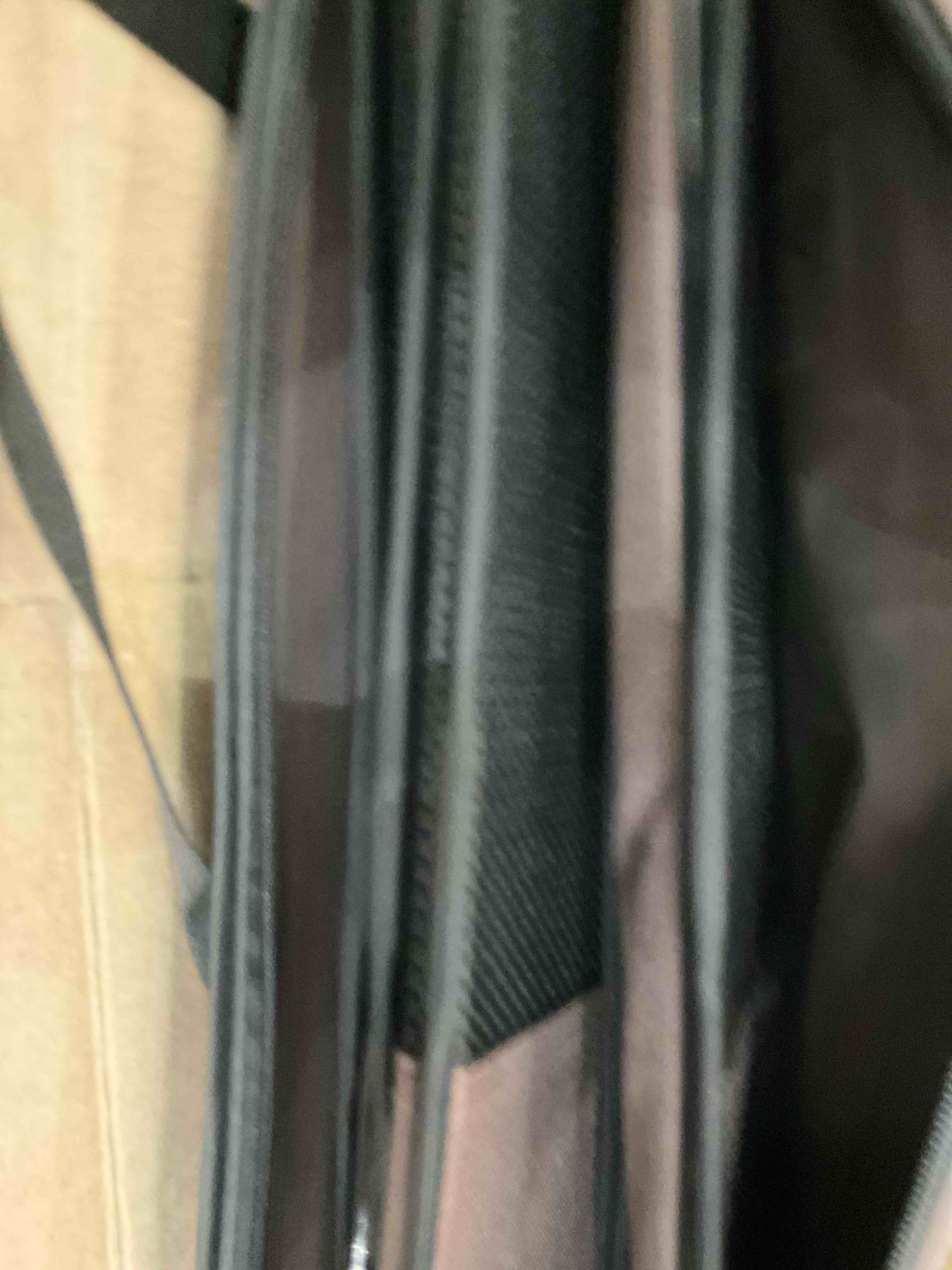 https://s3.amazonaws.com/lotting-images-prod/BargainHunt/EXS01343089_1709841555288.jpeg
