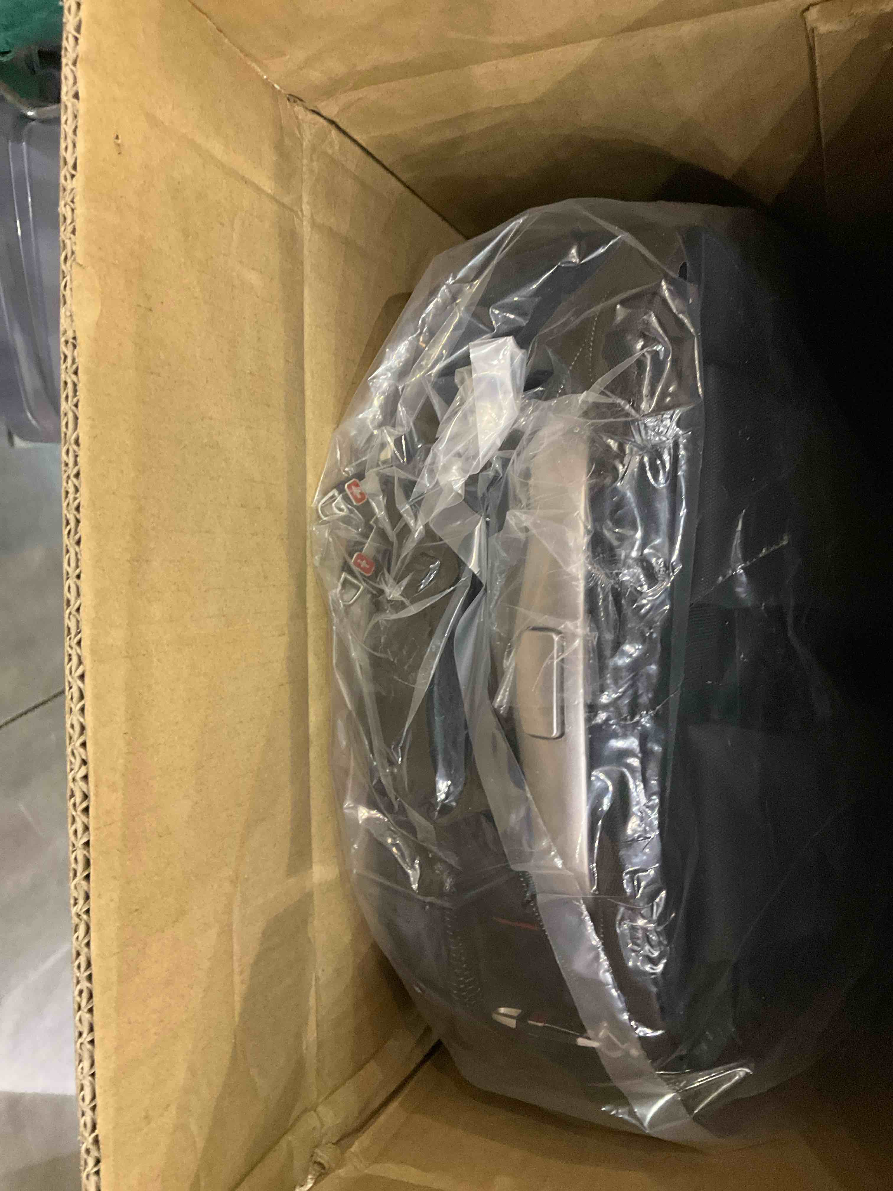 https://s3.amazonaws.com/lotting-images-prod/BargainHunt/EXS01343096_1709900348773.jpeg