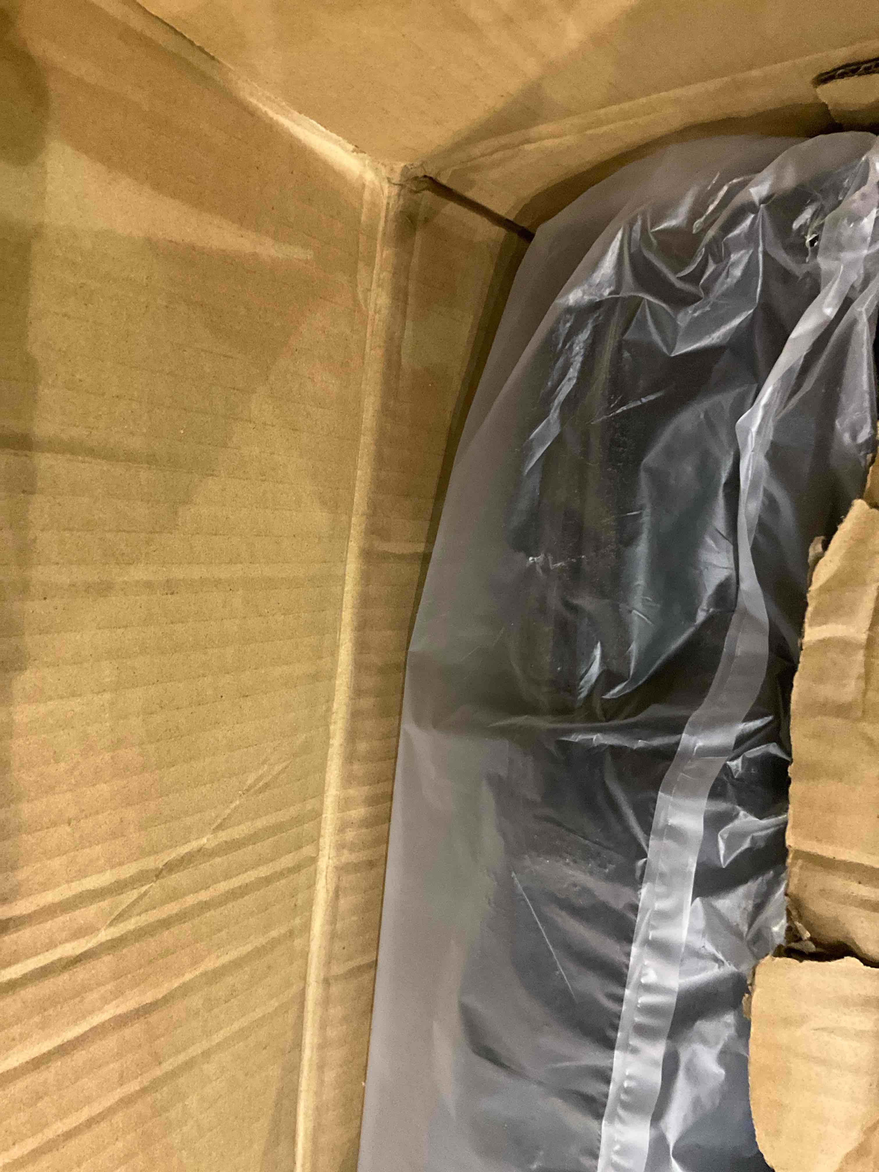 https://s3.amazonaws.com/lotting-images-prod/BargainHunt/EXS01343099_1709900918238.jpeg