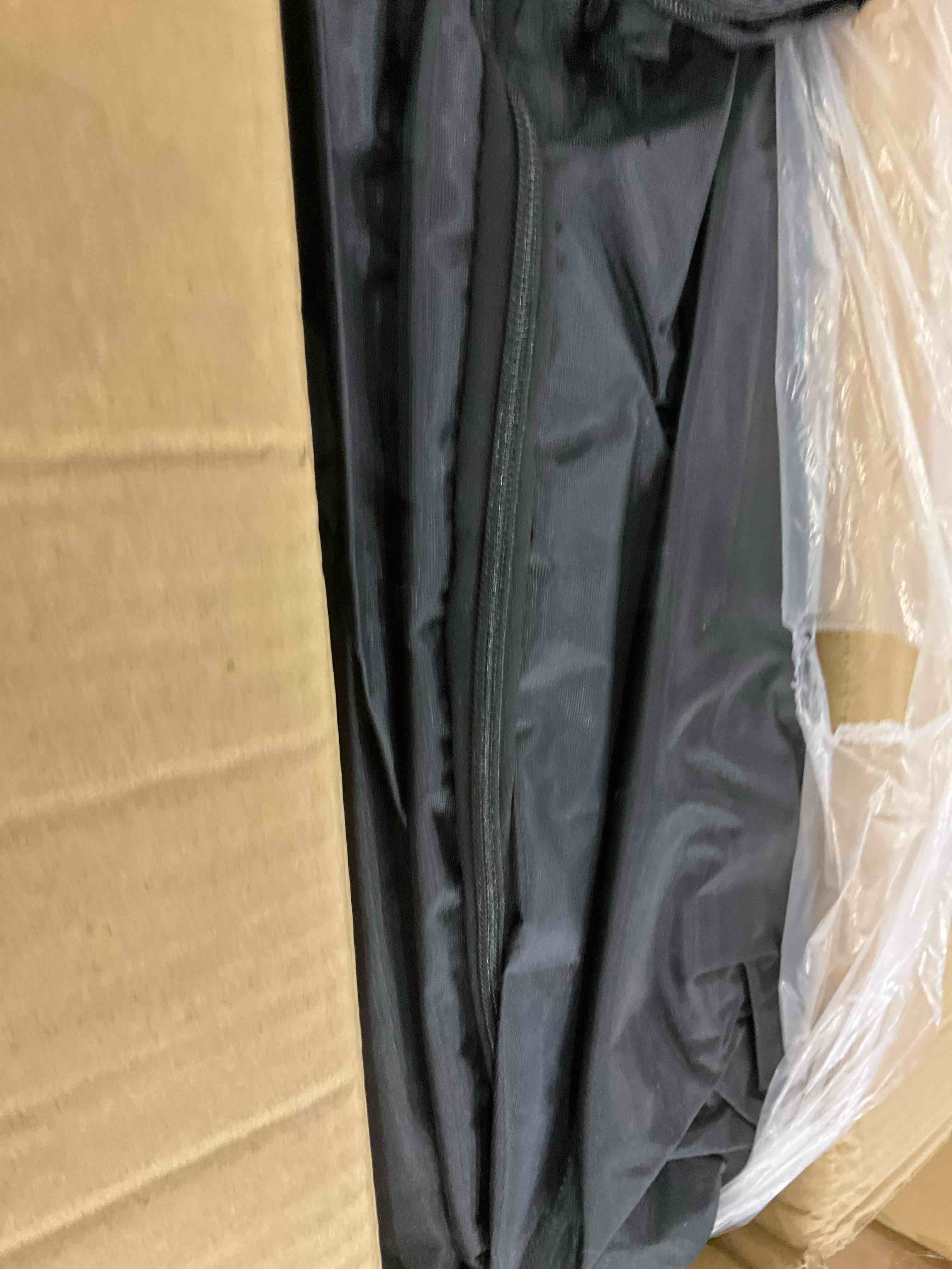 https://s3.amazonaws.com/lotting-images-prod/BargainHunt/EXS01343103_1709901993703.jpeg