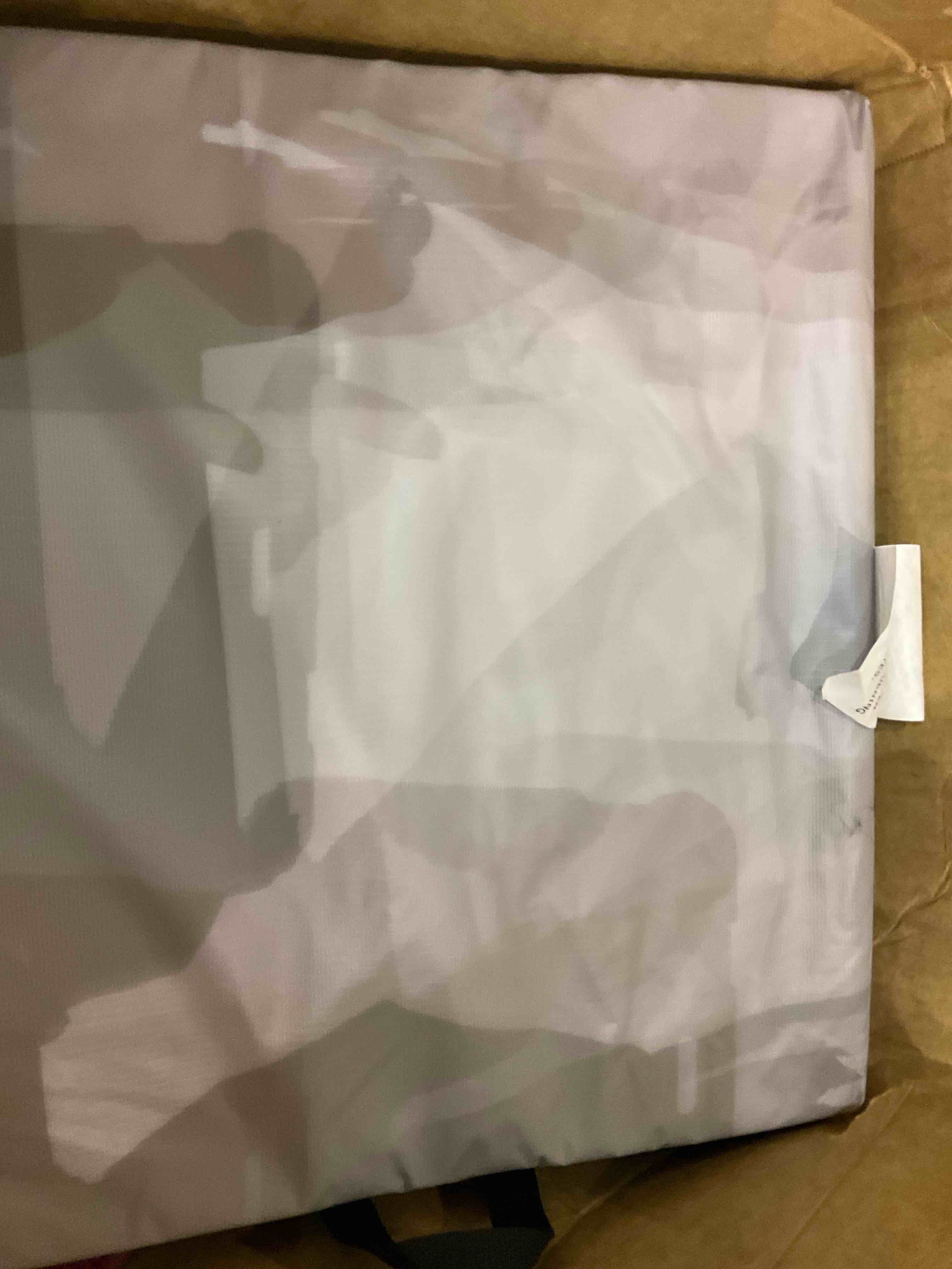 https://s3.amazonaws.com/lotting-images-prod/BargainHunt/EXS01343125_1709909601694.jpeg