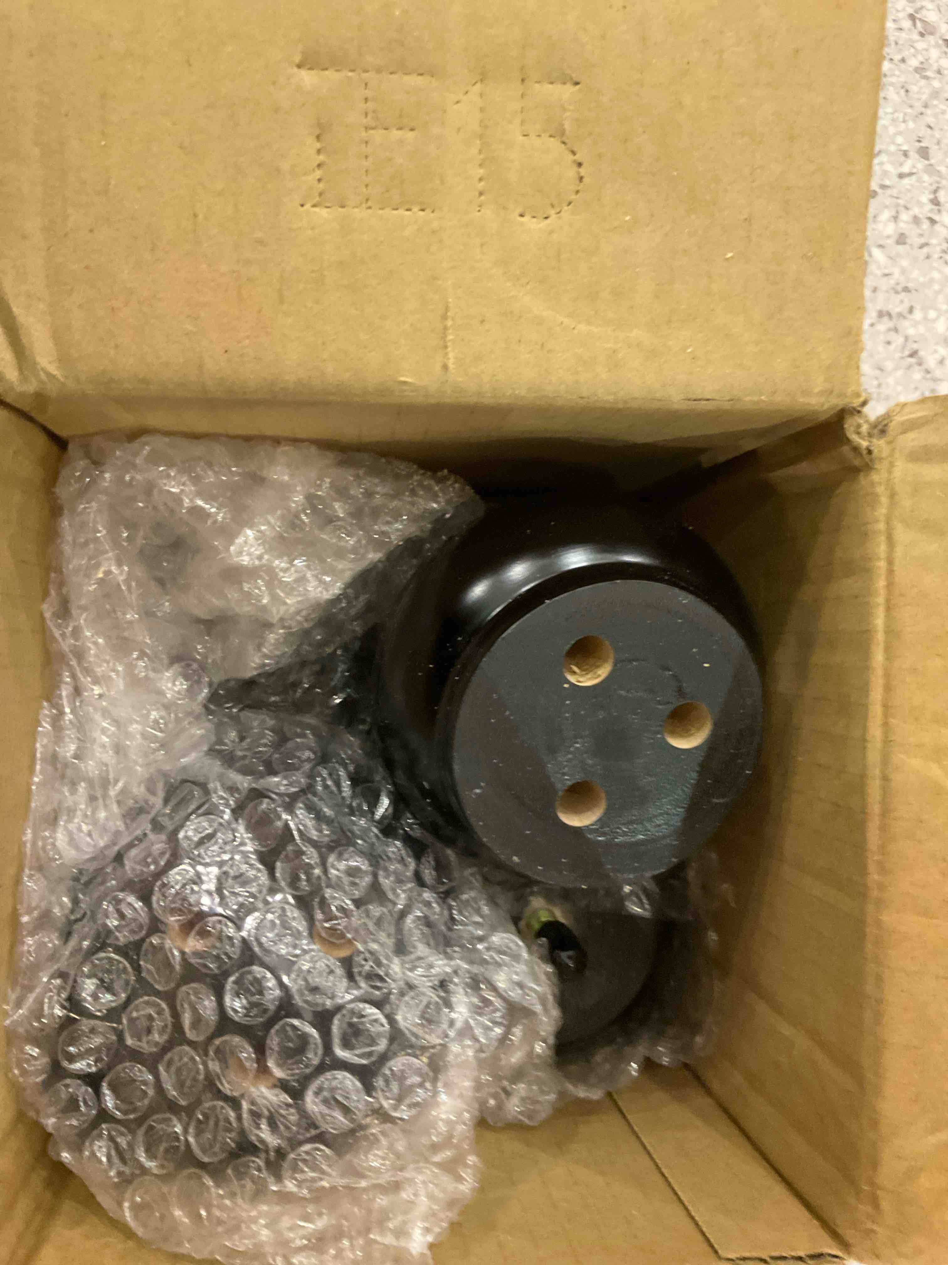https://s3.amazonaws.com/lotting-images-prod/BargainHunt/EXS01343157_1709920324880.jpeg