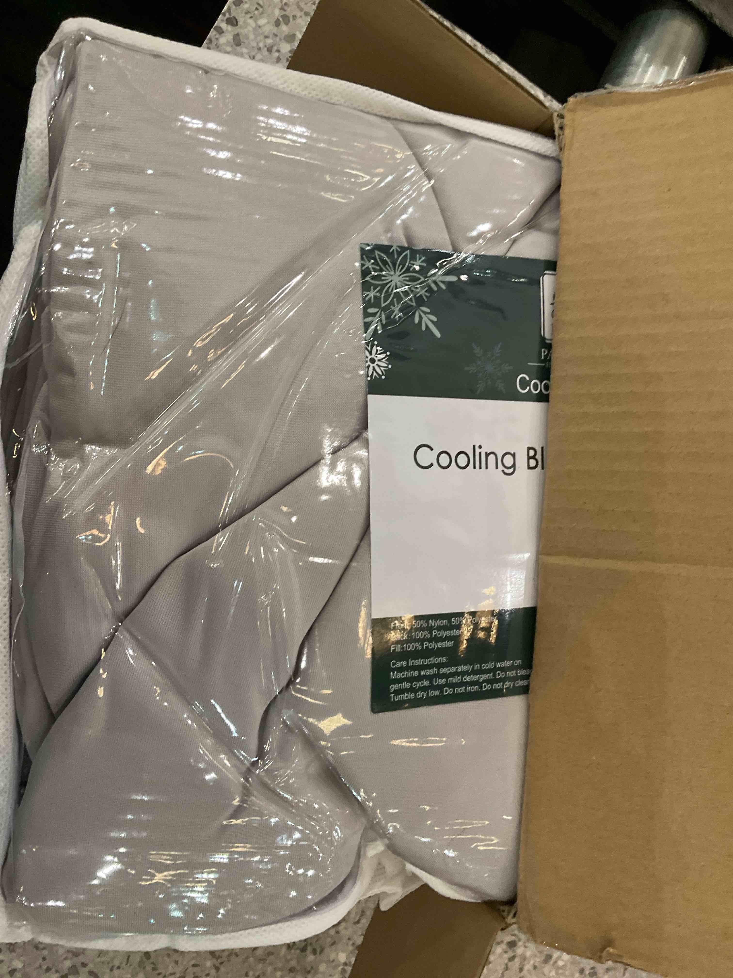 https://s3.amazonaws.com/lotting-images-prod/BargainHunt/EXS01343268_1710175629082.jpeg