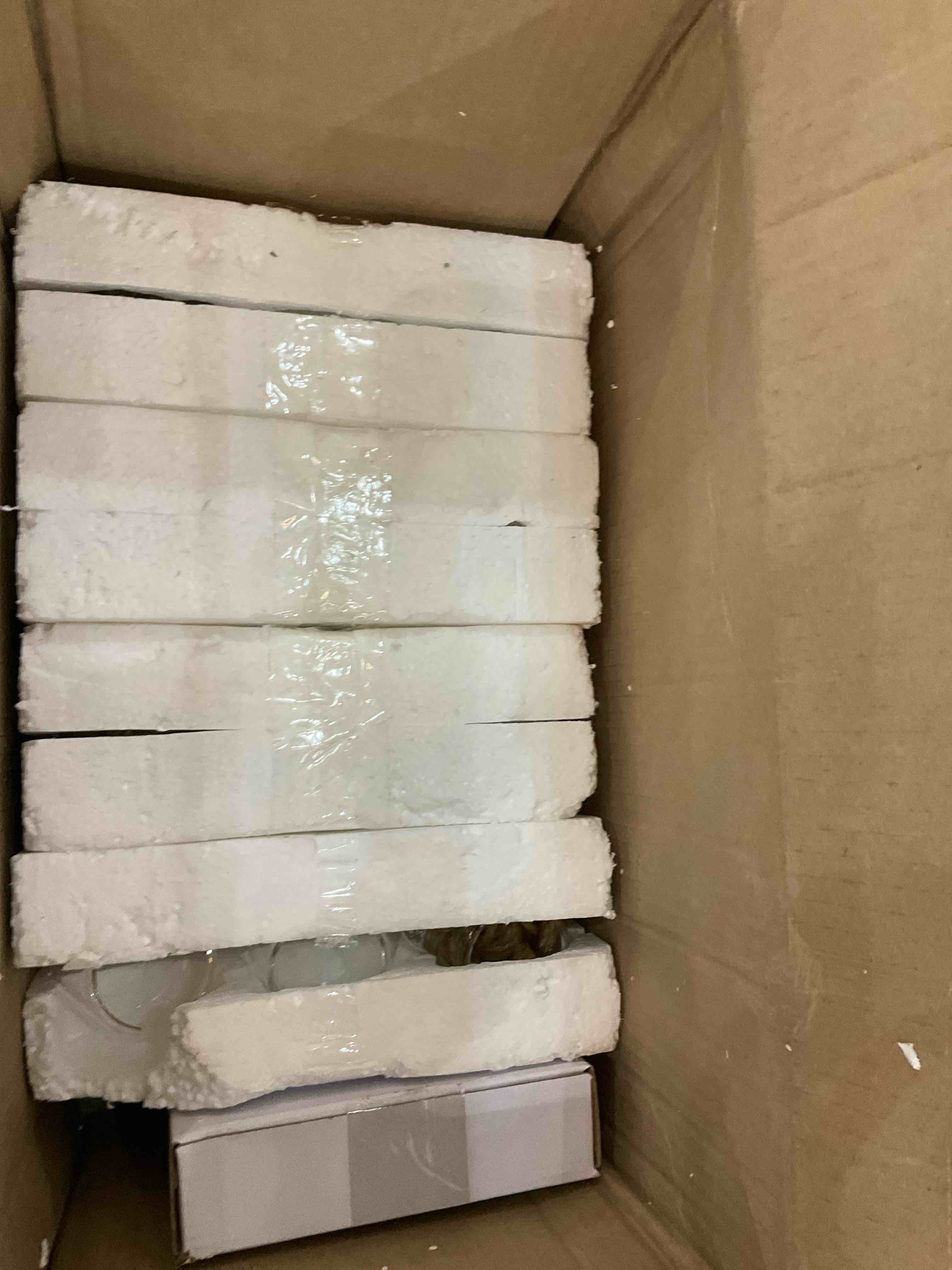 https://s3.amazonaws.com/lotting-images-prod/BargainHunt/EXS01343399_1710262831608.jpeg