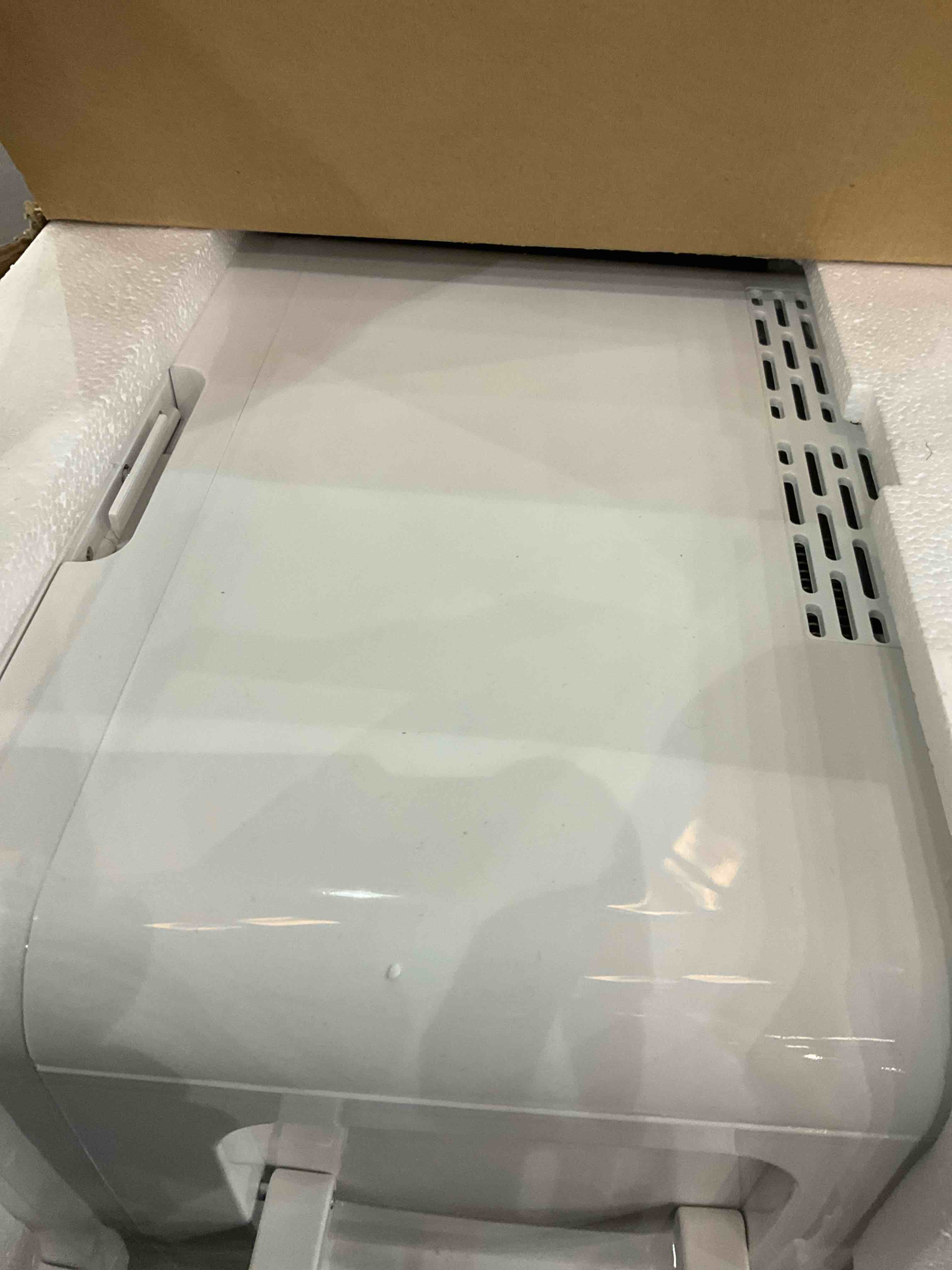 https://s3.amazonaws.com/lotting-images-prod/BargainHunt/EXS01343477_1710337350995.jpeg