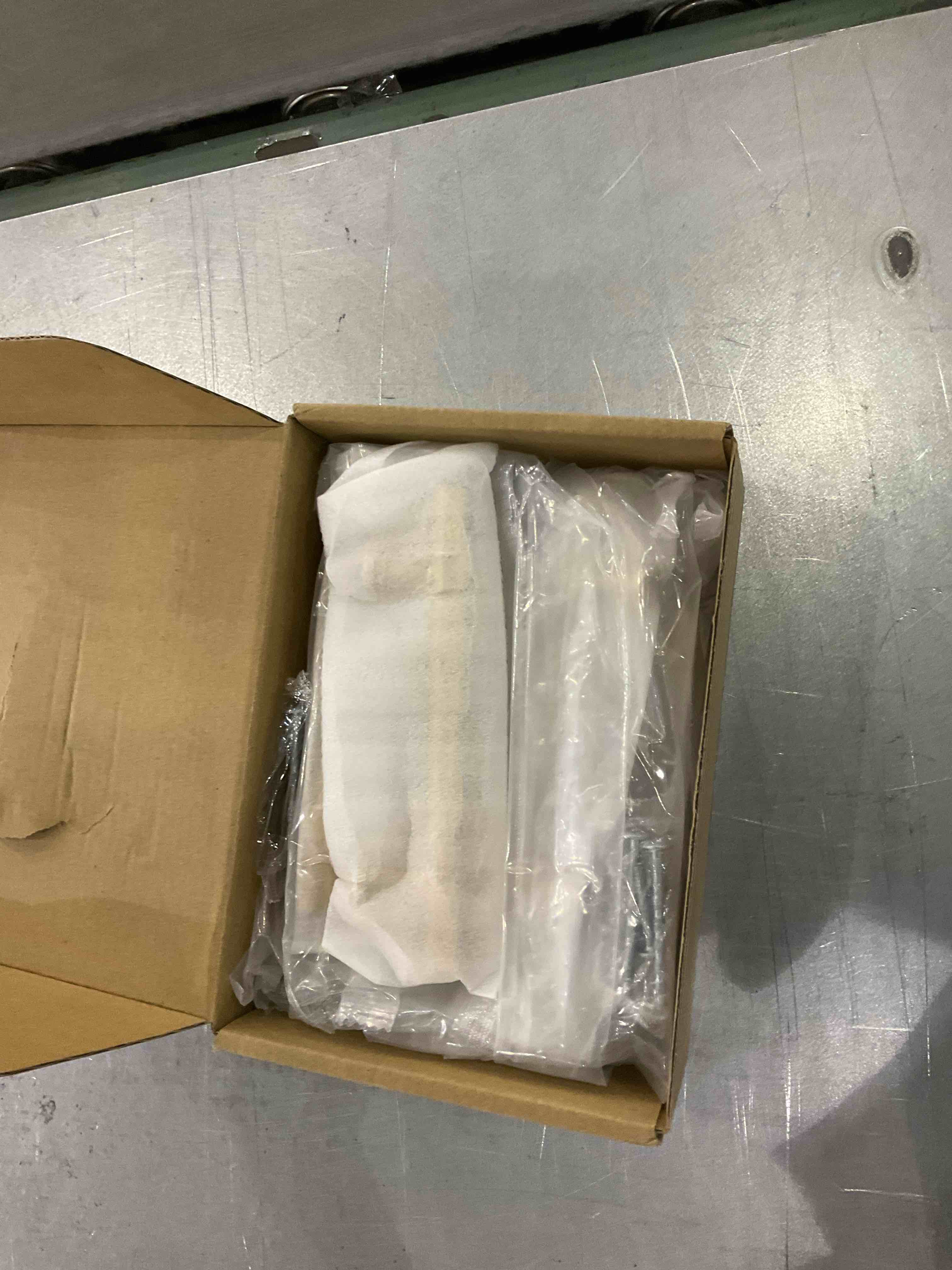https://s3.amazonaws.com/lotting-images-prod/BargainHunt/EXS01343594_1710158236776.jpeg