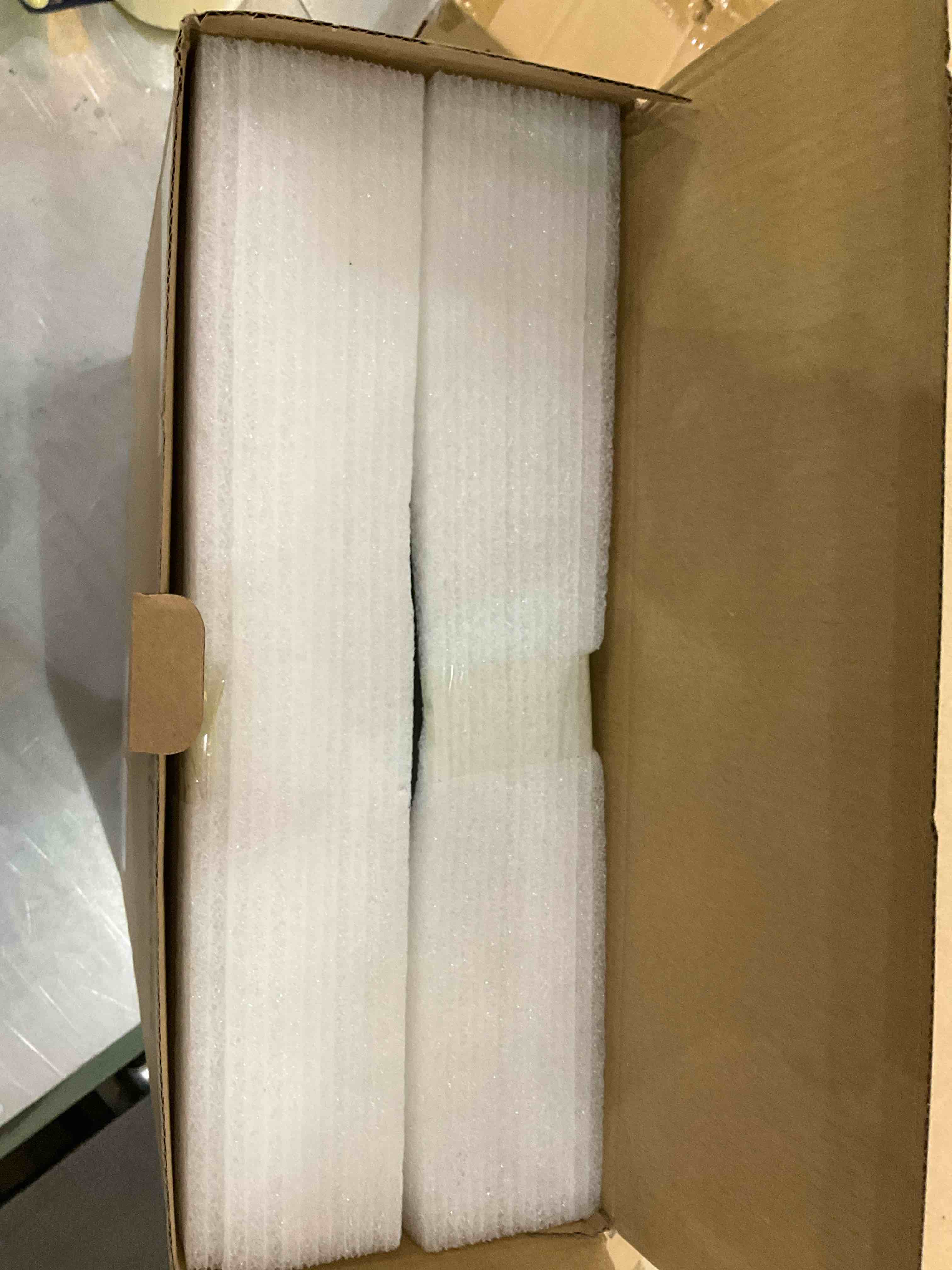 https://s3.amazonaws.com/lotting-images-prod/BargainHunt/EXS01343675_1710166330594.jpeg