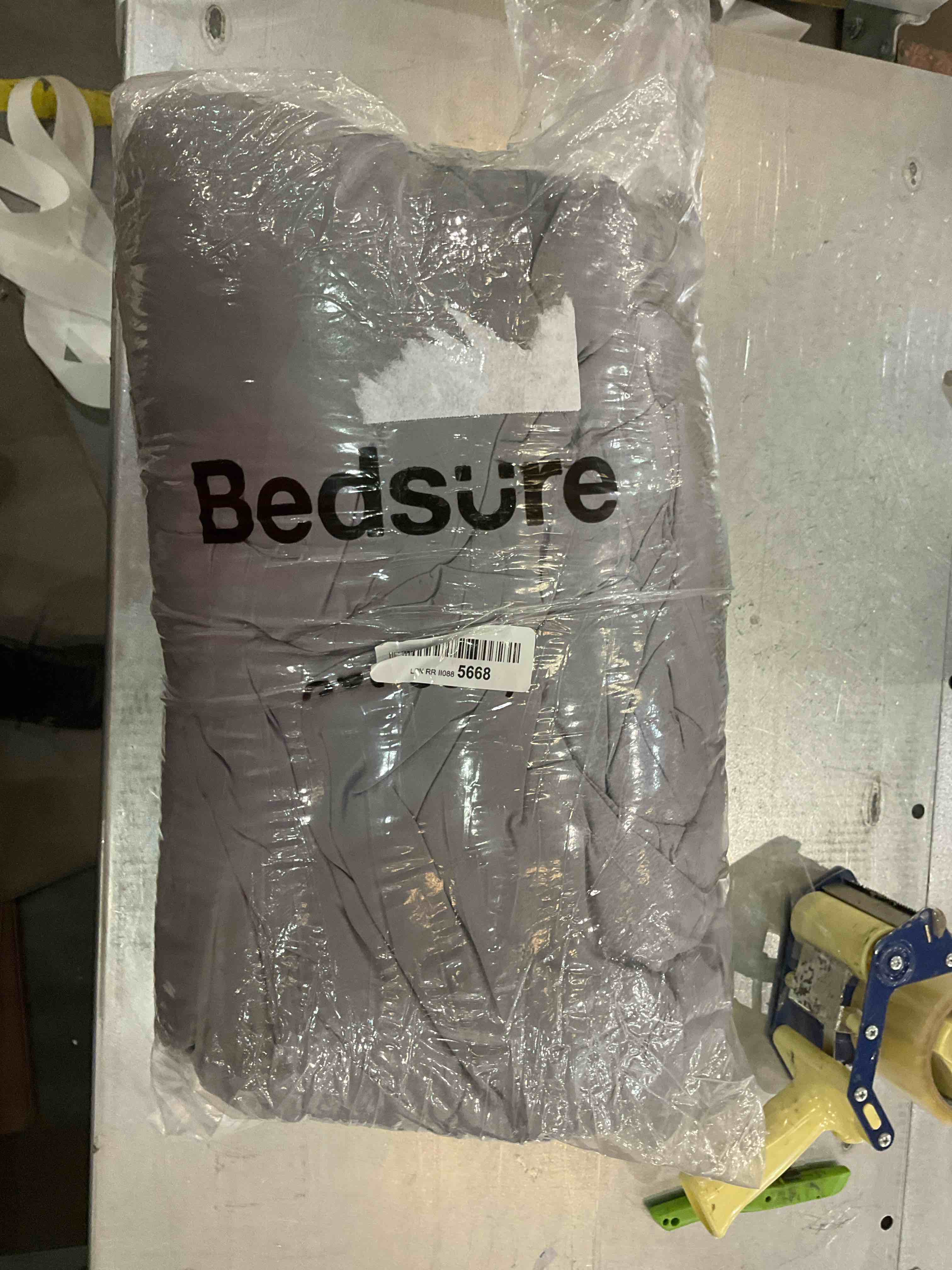 https://s3.amazonaws.com/lotting-images-prod/BargainHunt/EXS01343714_1710169146760.jpeg